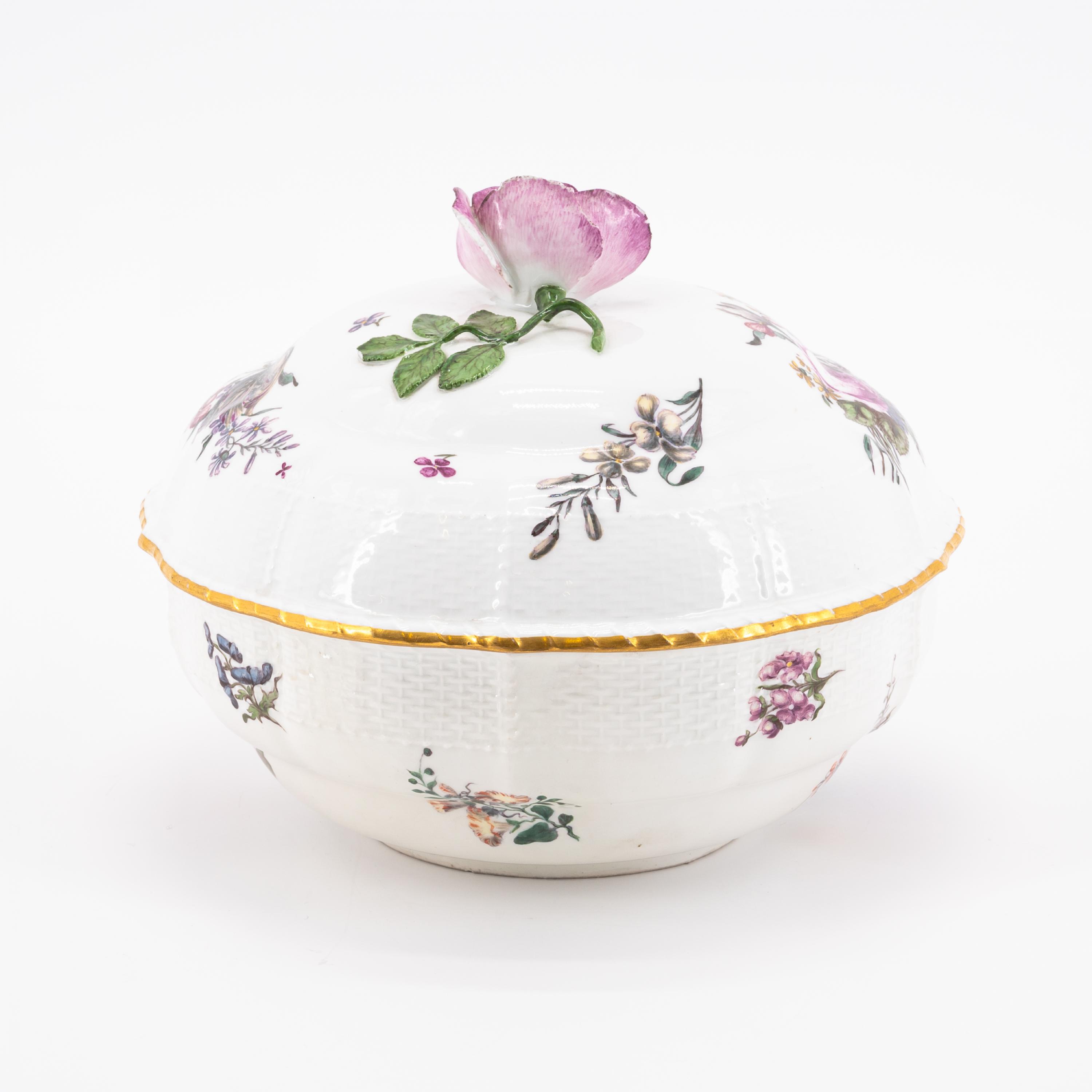 LARGE PORCELAIN LIDDED BOWL WITH FLOWER KNOB, SMALL TEA POT WITH WOODCUT FLOWERS AND CUP WITH SAUCER - Image 2 of 18