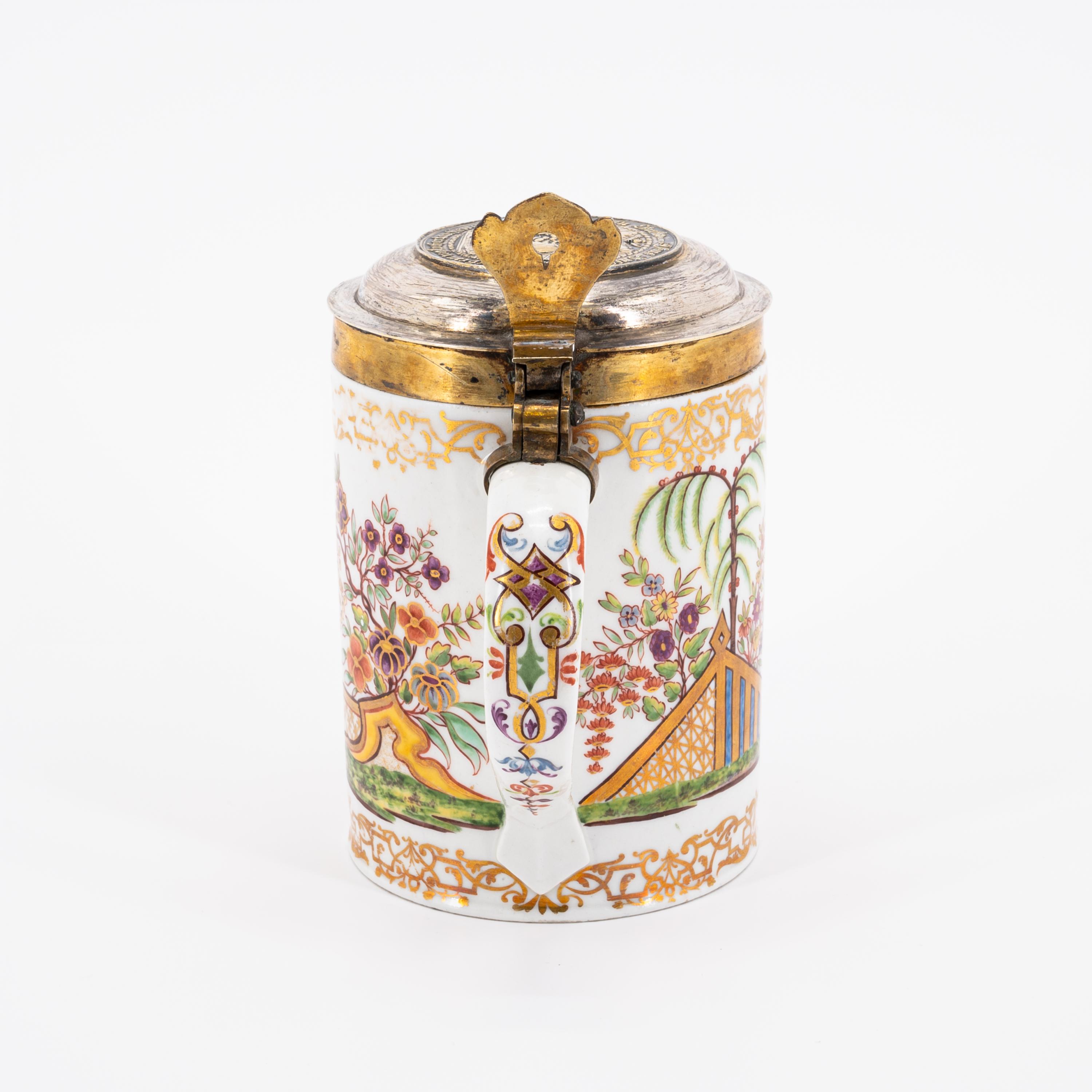 SMALL PORCELAIN 'WALZENKRUG' TANKARD WITH CHINOISERIES - Image 2 of 7