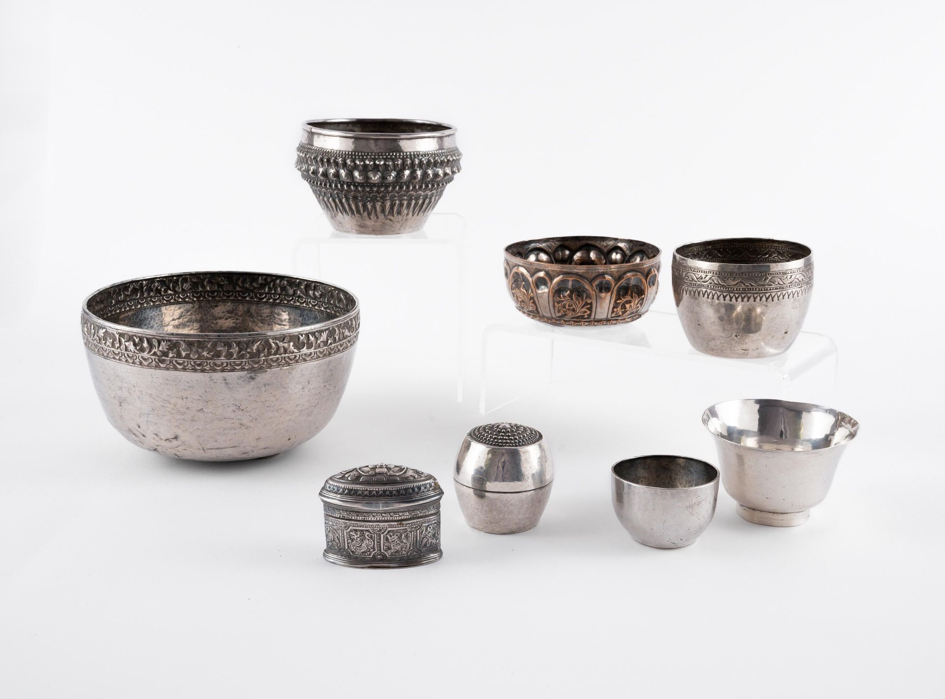 ENSEMBLE OF SIX SILVER BOWLS AND TWO BOXES