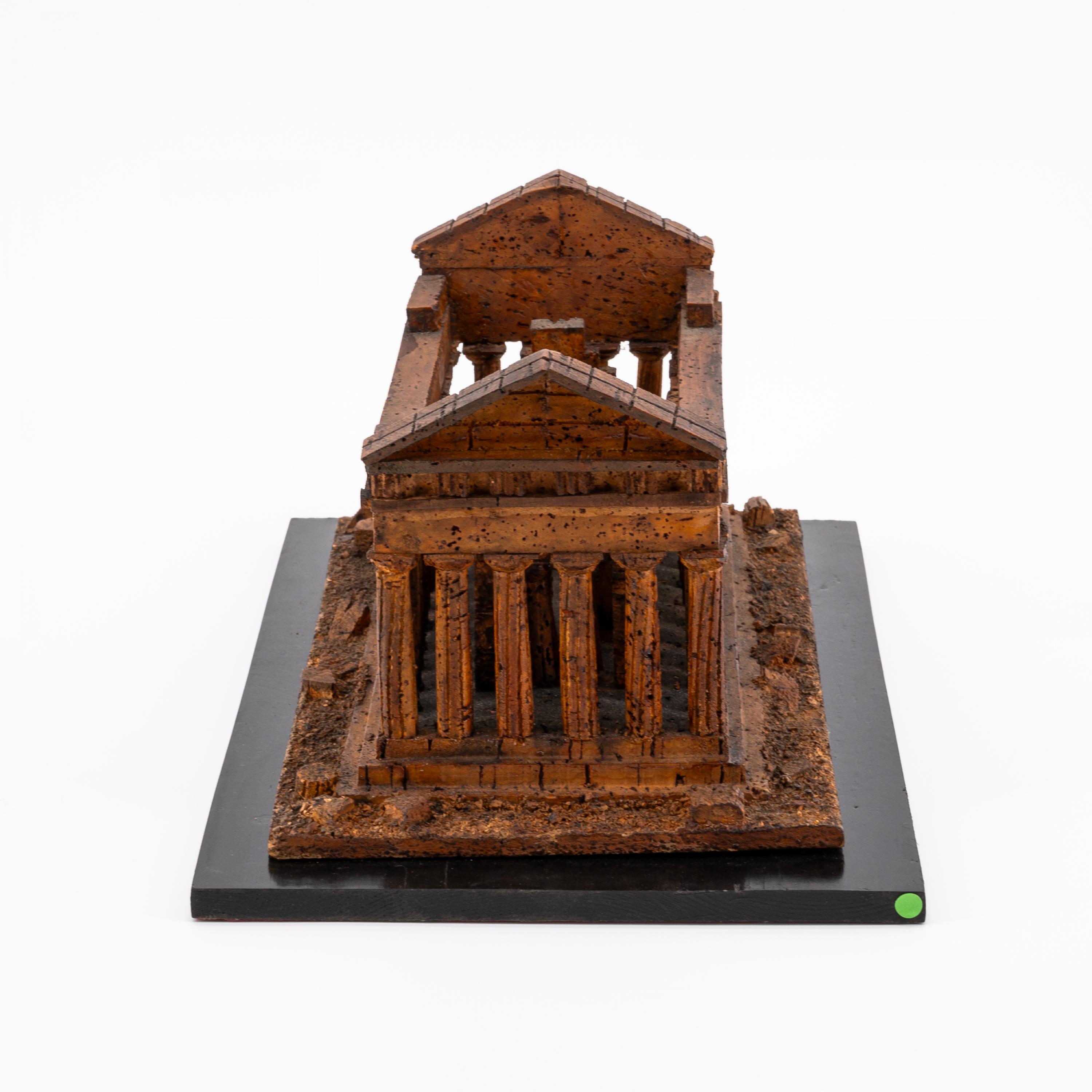 'GRAND TOUR' CORK MODEL OF AN ANCIENT TEMPLE IN PAESTUM - Image 2 of 6