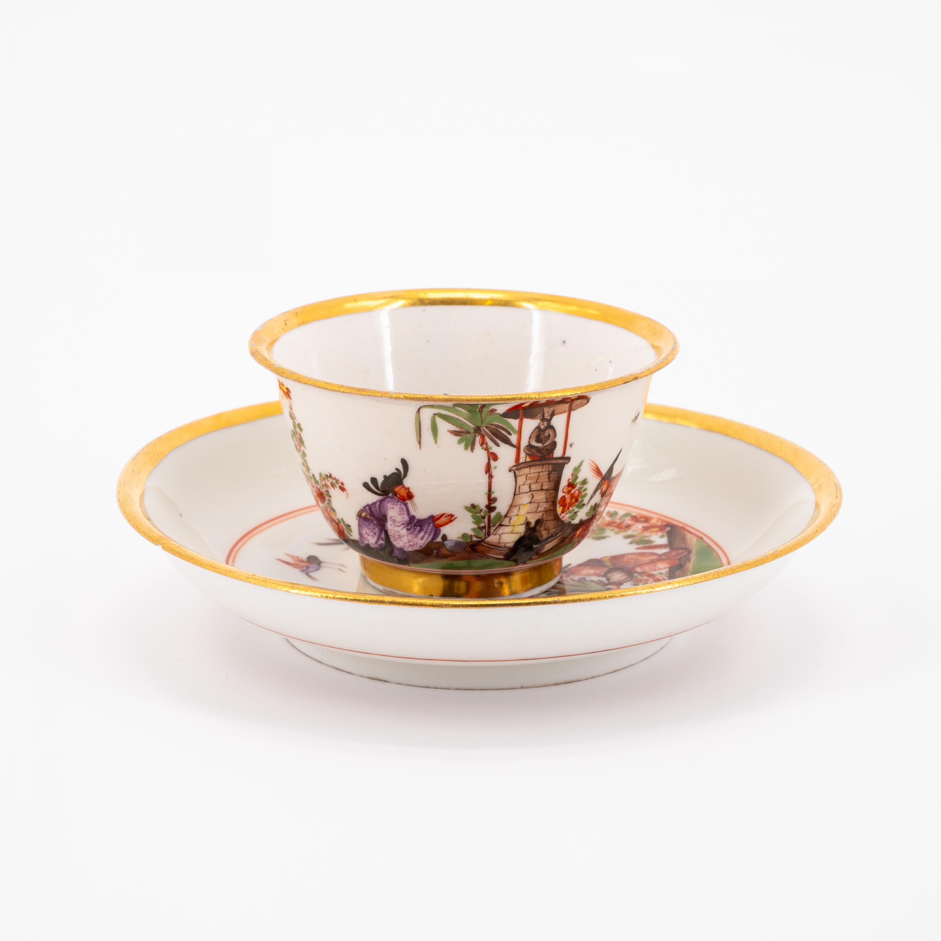 PORCELAIN TEA BOWLS AND SAUCER WITH FINE CHINOISERIES - Image 4 of 7