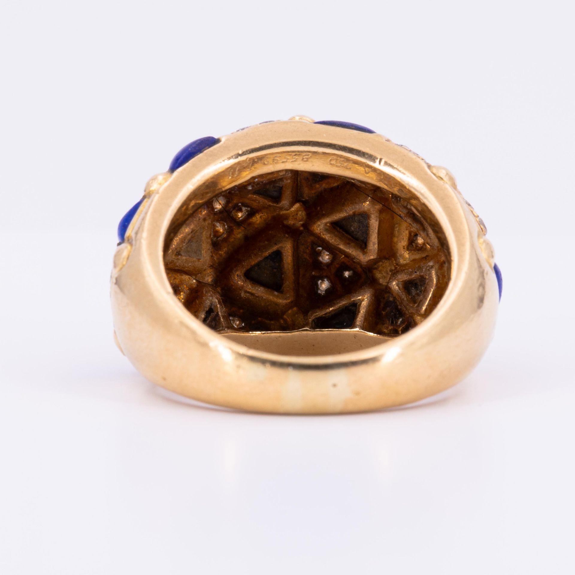 Van Cleef & Arpels: Bombierter Lapislazuli-Diamant-Ring - Bild 3 aus 5