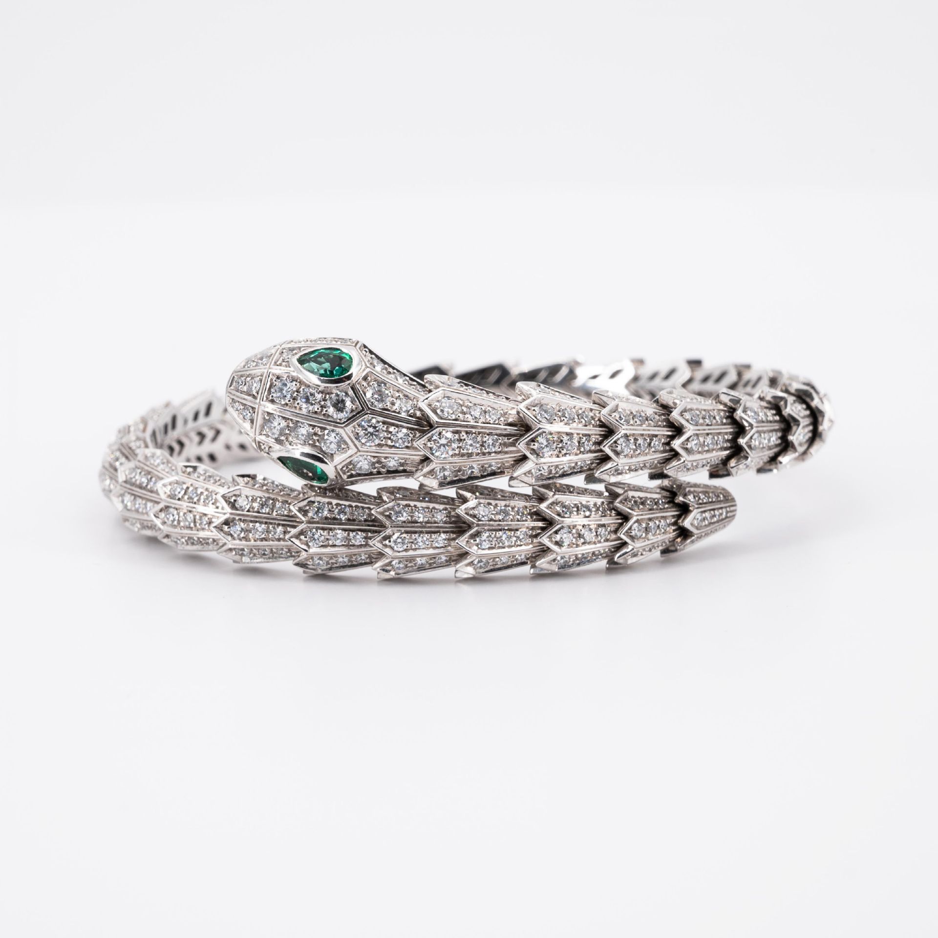 Bulgari: Diamond-Emerald-Bangle - Image 2 of 5