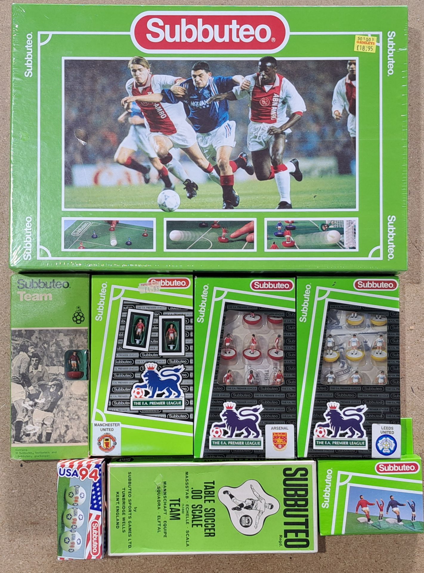 Subbuteo a mixed boxed group to include Subbuteo Club Edition, teams, accessories, and balls and ... - Image 2 of 3