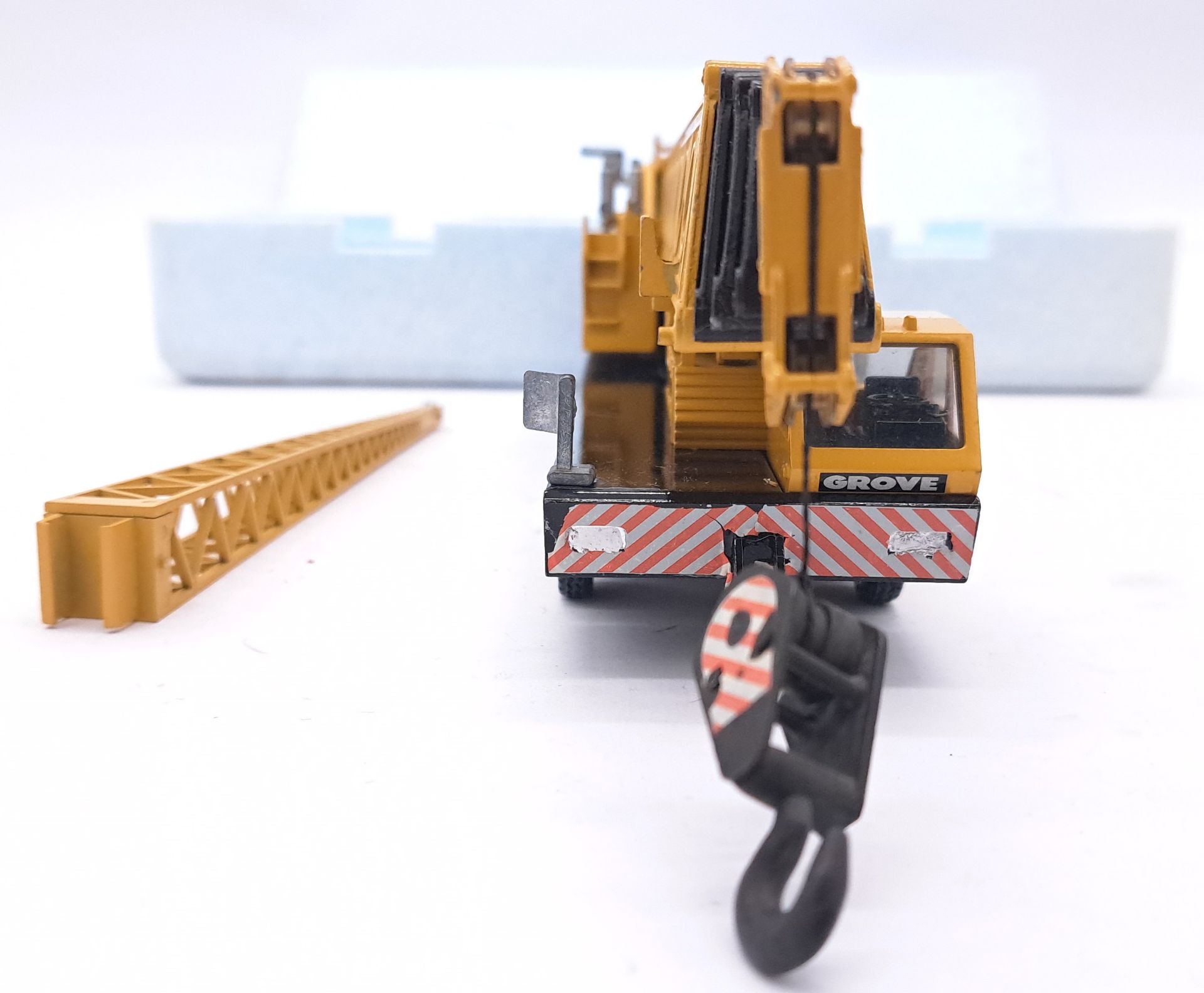 NZG 152 (1/55th scale) Grove TM 1400 Telescopic Crane - Image 3 of 5