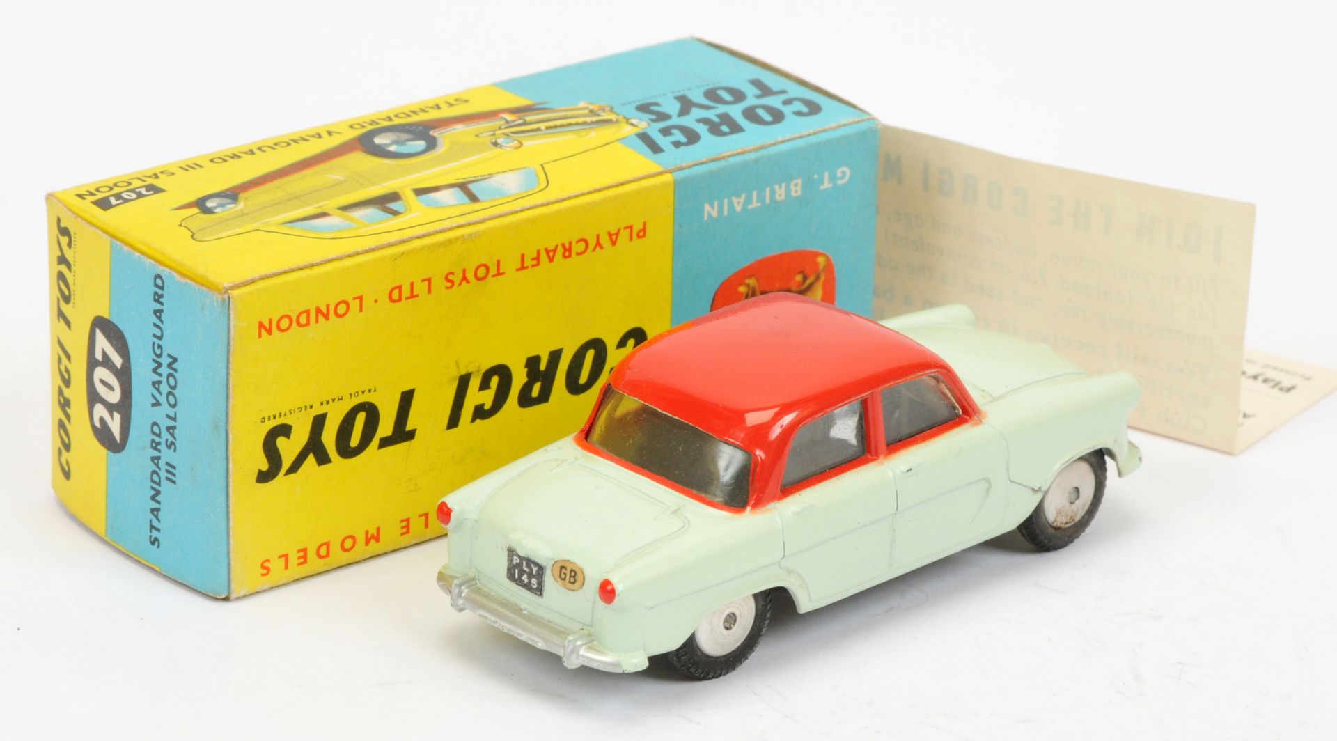 Corgi Toys 207 Standard vanguard saloon  - Two-Tone red over pale green, silver trim and flat spu... - Image 2 of 2