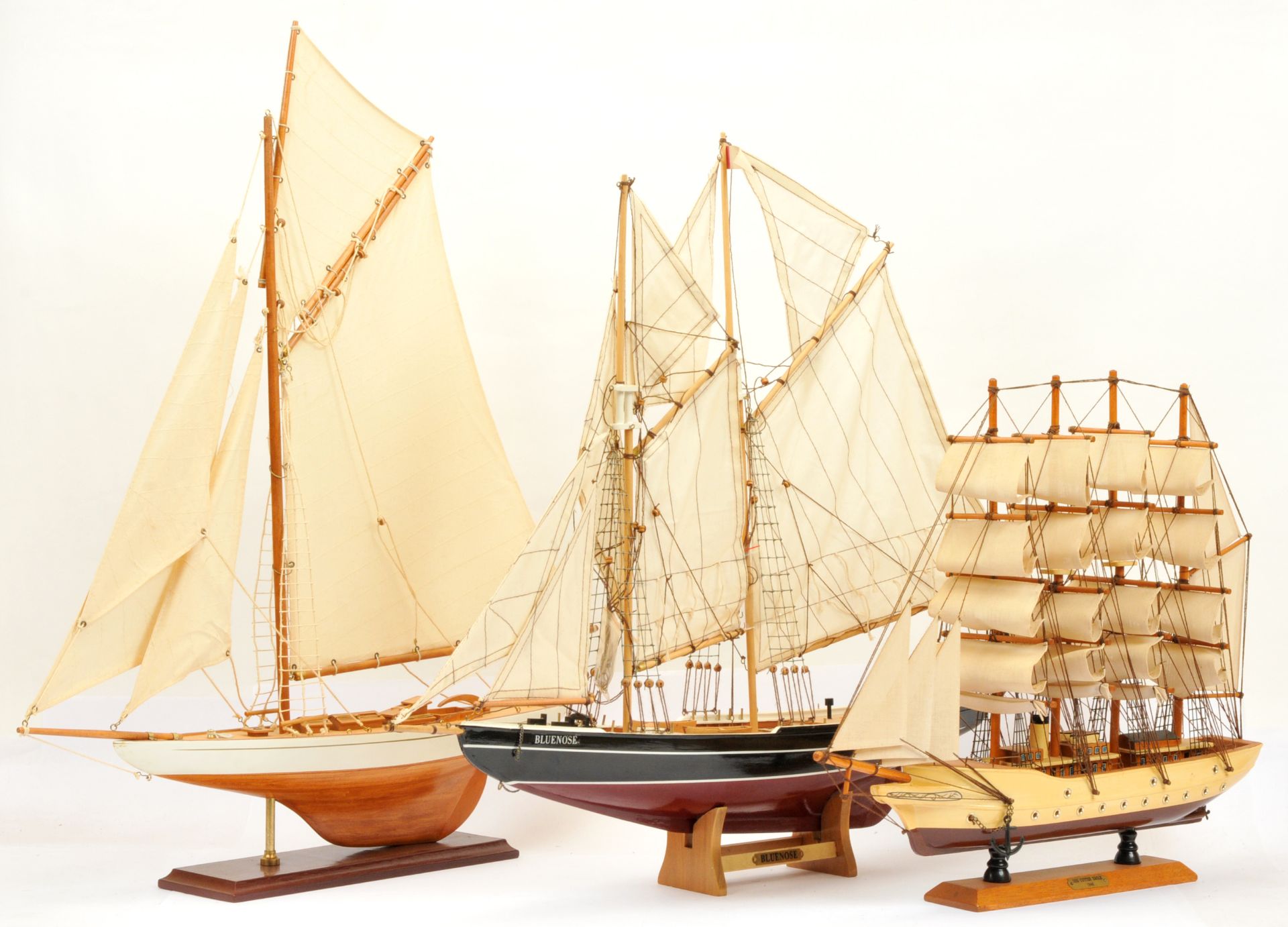 Wooden Sail Boats x 5 - Image 2 of 3