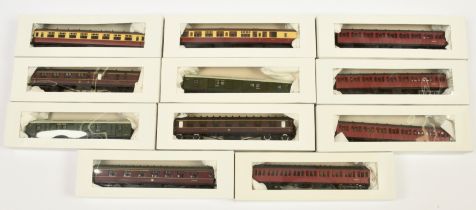Bachmann Hornby and other commercial Manufacturers 00 Gauge coaches