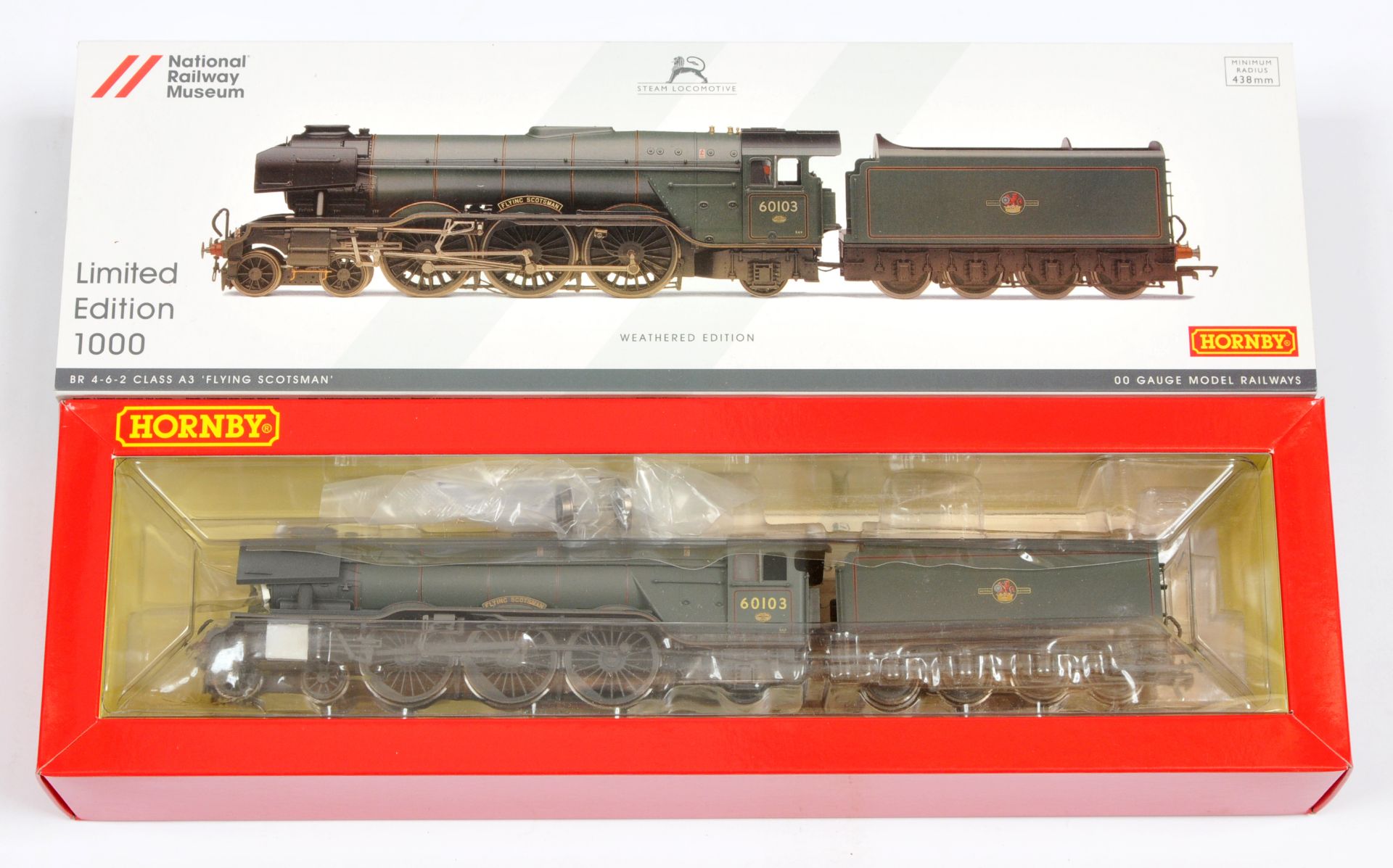 Hornby (China) R3202 Limited edition 4-6-2 Loco & Tender BR weathered lined green A3 Class