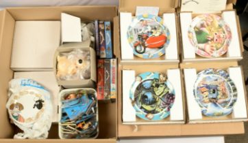 Quantity of Wallace & Gromit Collectibles 