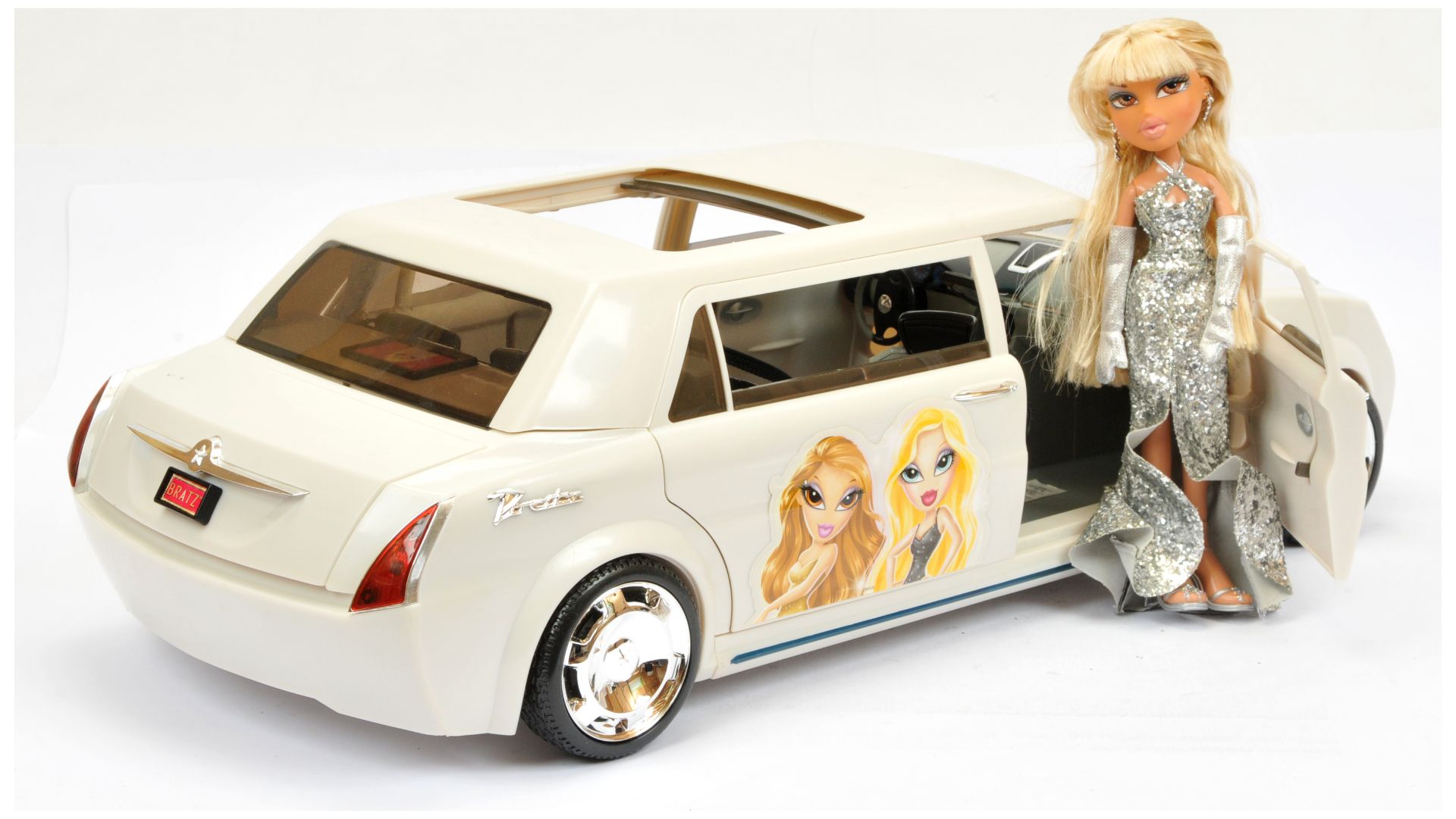 MGA Bratz The Movie Limo and Vinessa rare set - Image 2 of 3