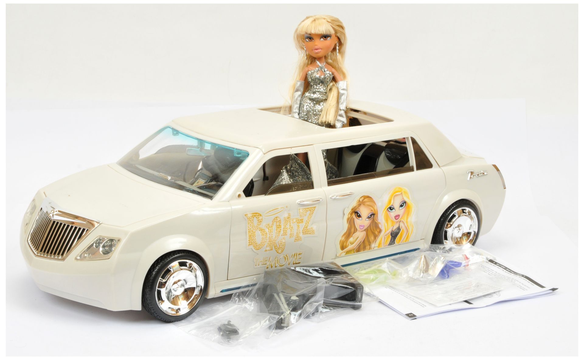 MGA Bratz The Movie Limo and Vinessa rare set