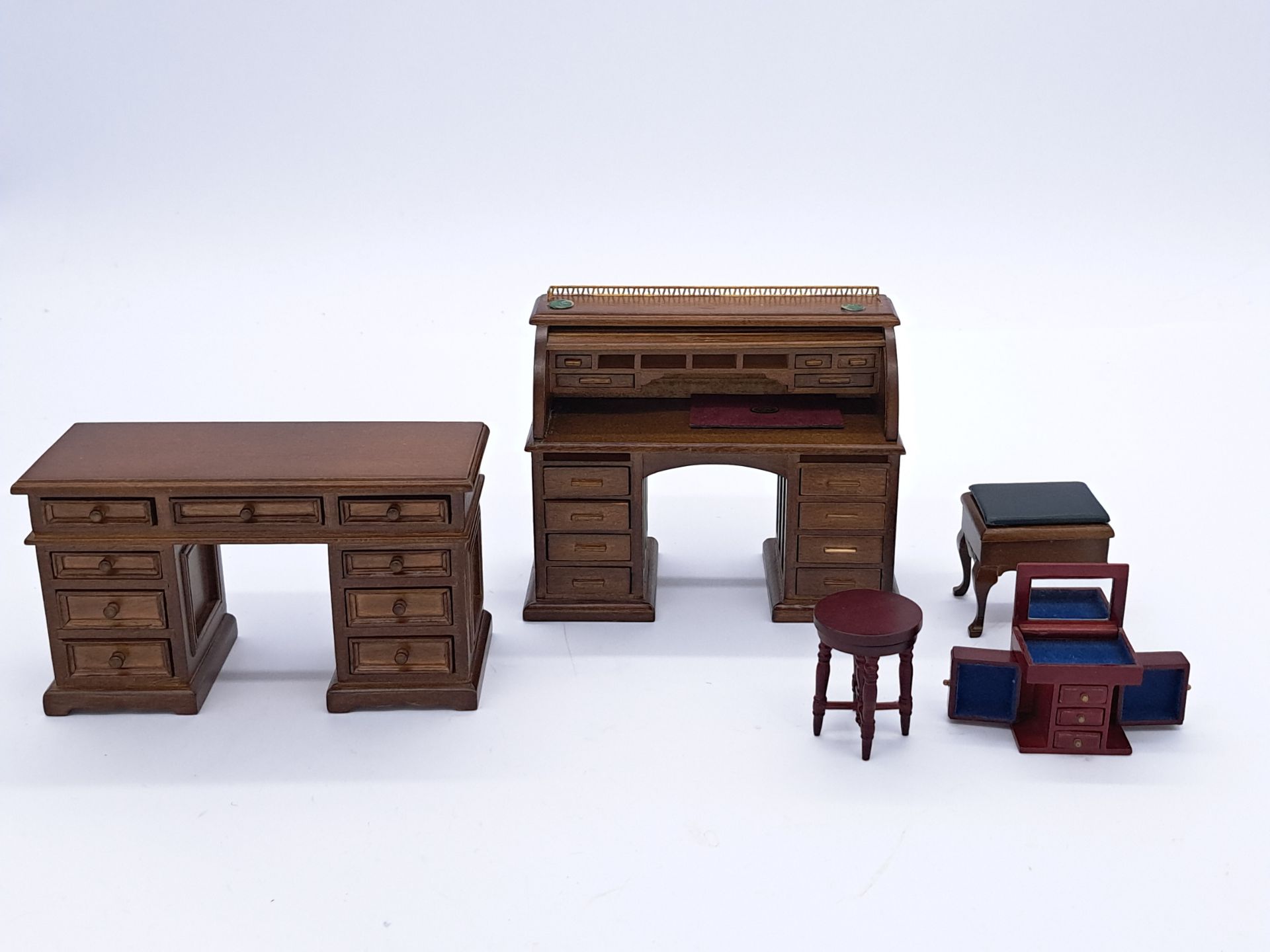 Fine dollhouse furniture including Bespaq - Image 3 of 3