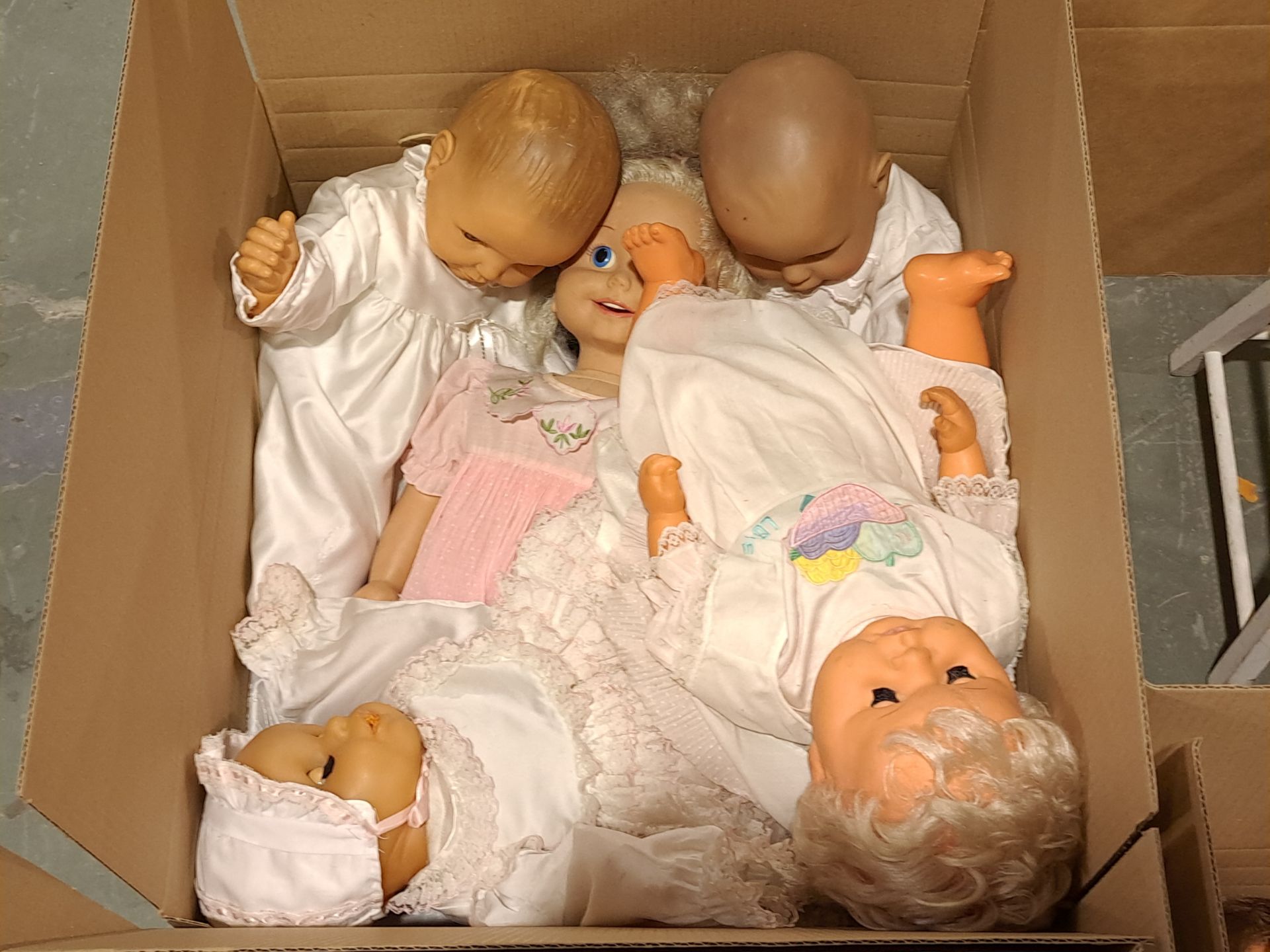Collection of vintage baby vinyl dolls  - Bild 5 aus 6