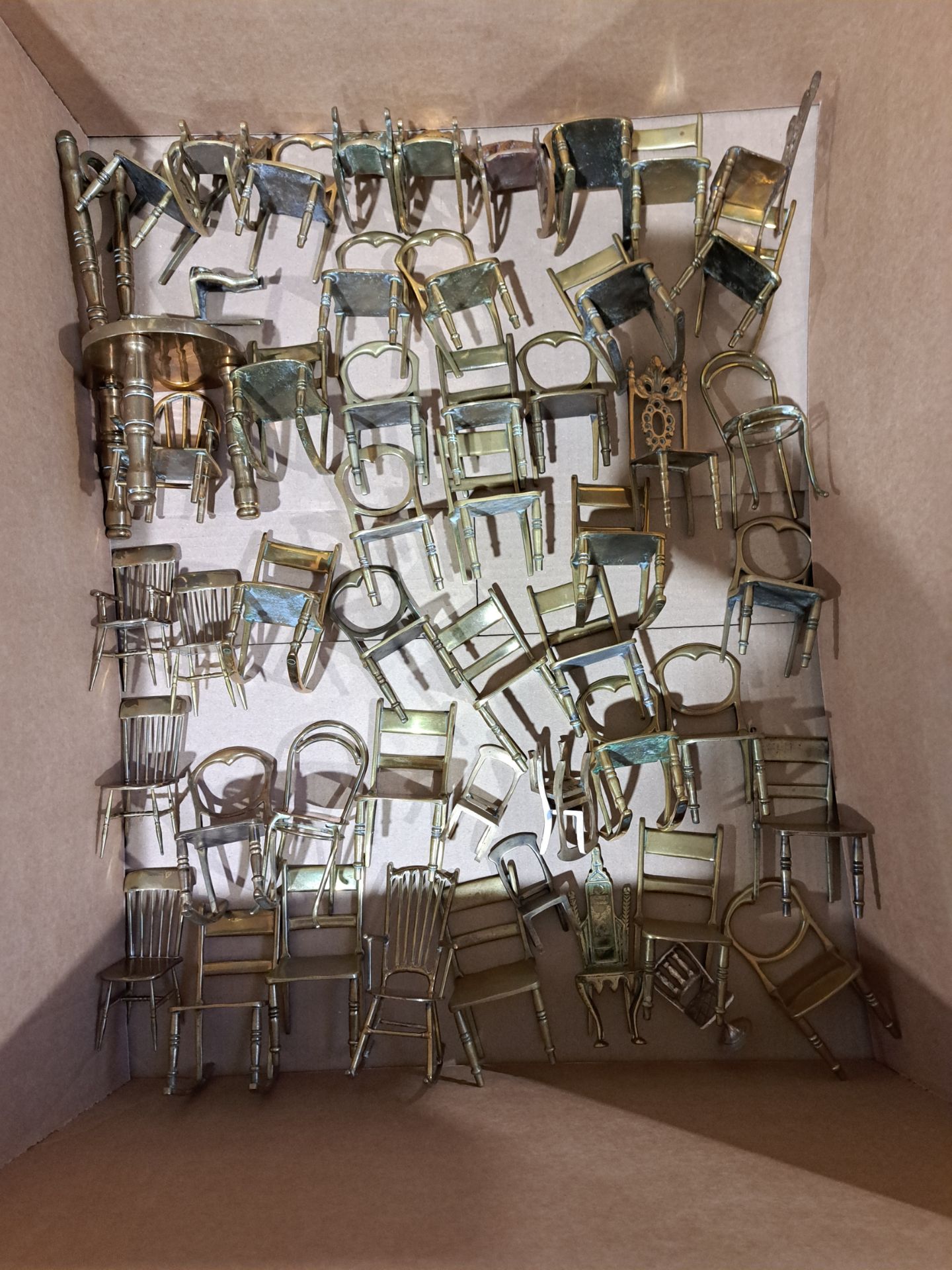 Large collection of miniature brass furniture  - Image 3 of 3