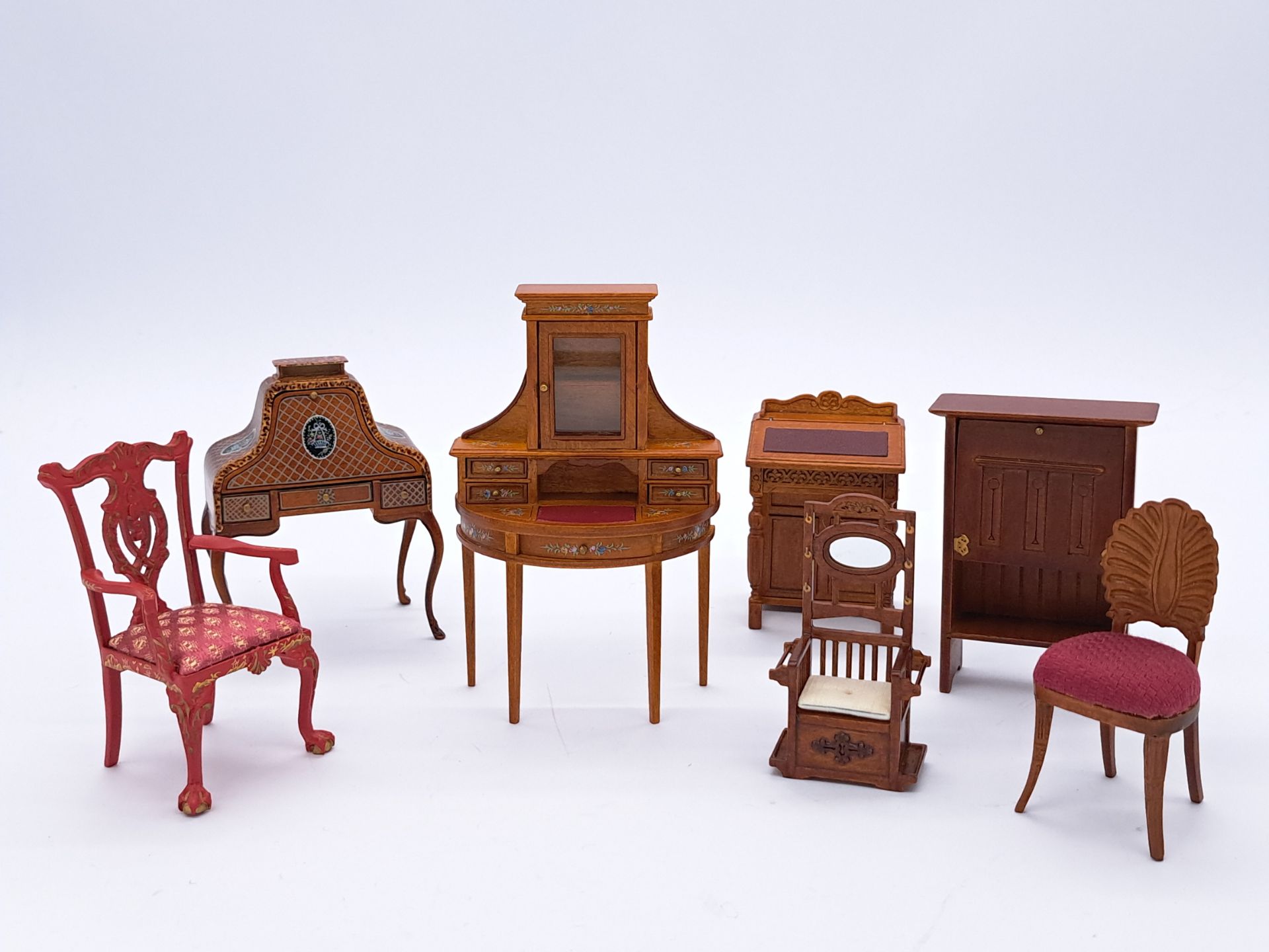 Fine dollhouse furniture including Bespaq