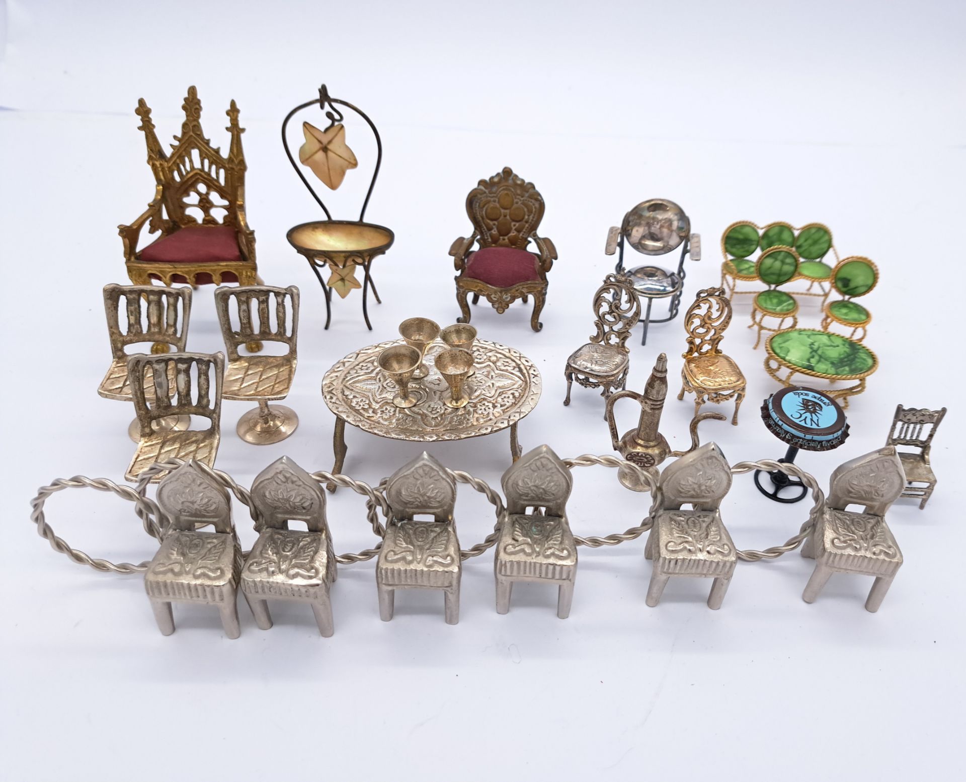 Collection of miniature metal doll's house furniture items