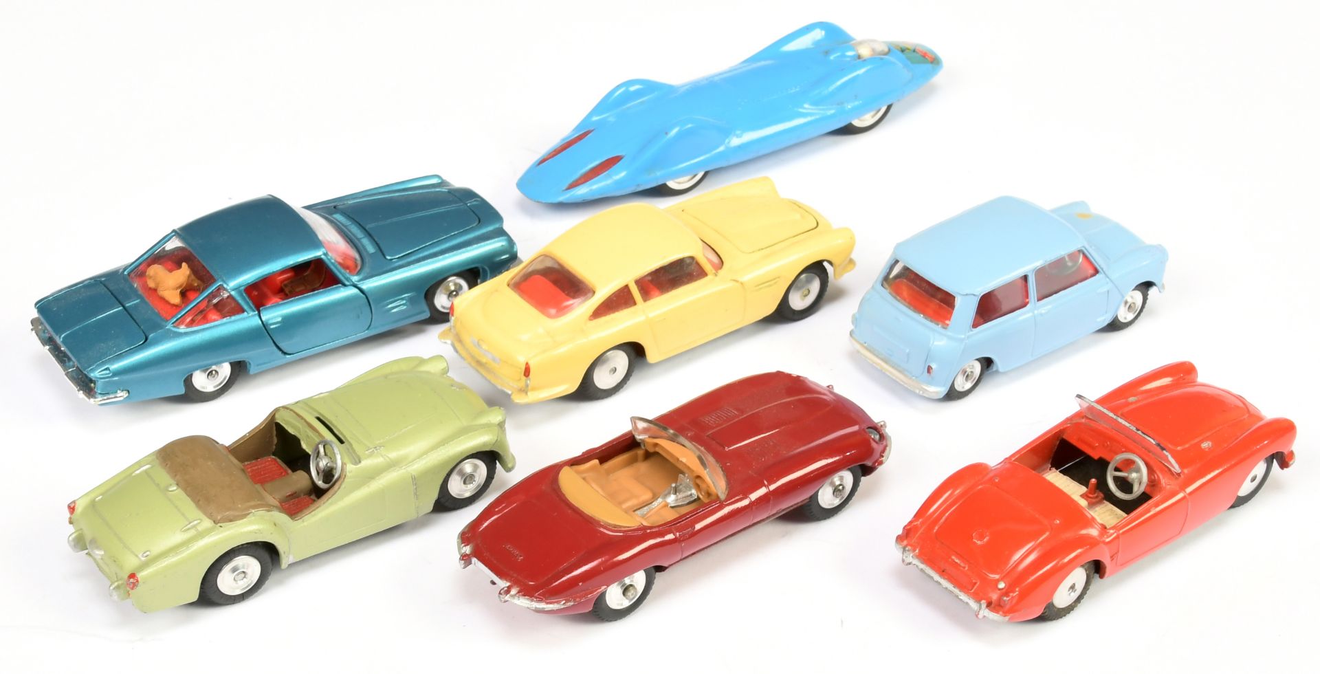 Corgi Toys Group of 7 To Include Aston Martin DB4, MGA Sports Car, Jaguar Type-E, Morris Mini Min... - Bild 2 aus 2
