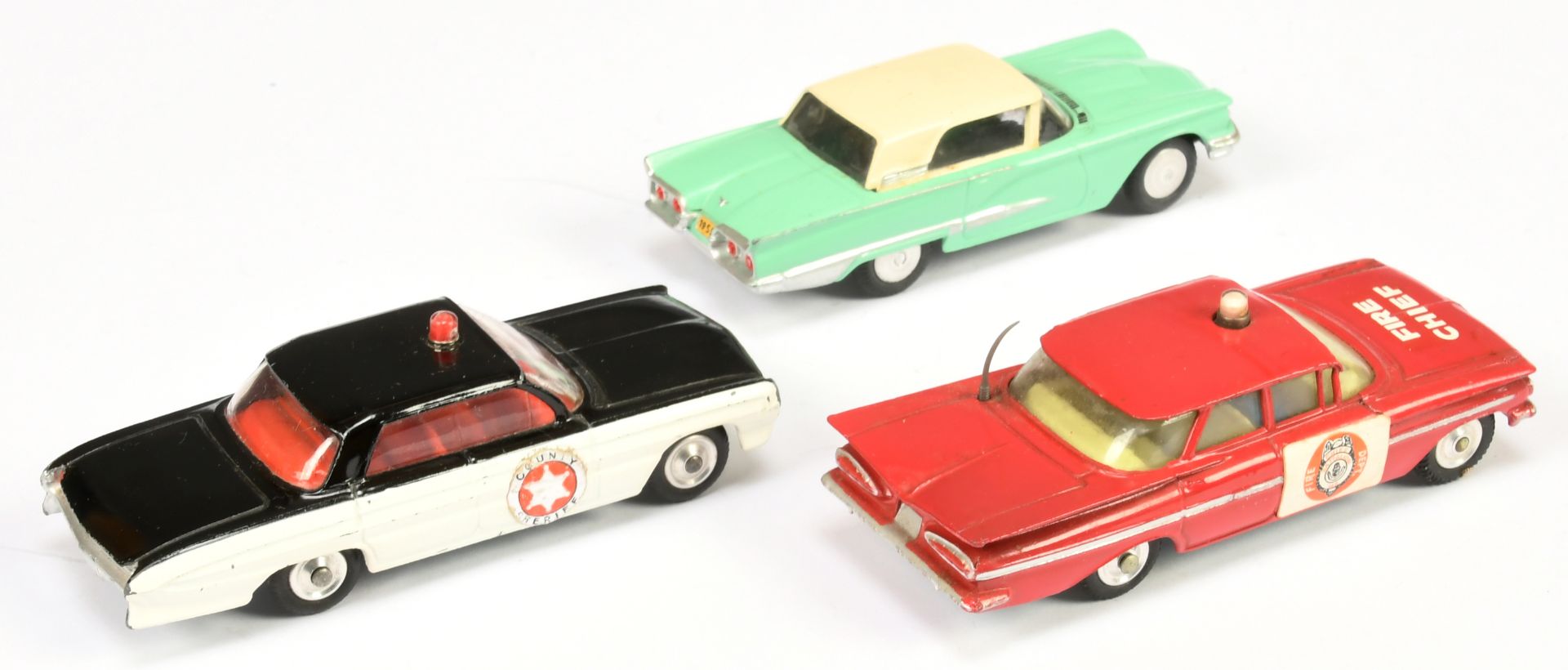 Corgi Toys Group of 3 To Include (1) Ford Thunderbird Hardtop - Pale Green, cream hood, (2) Chevr... - Bild 2 aus 2