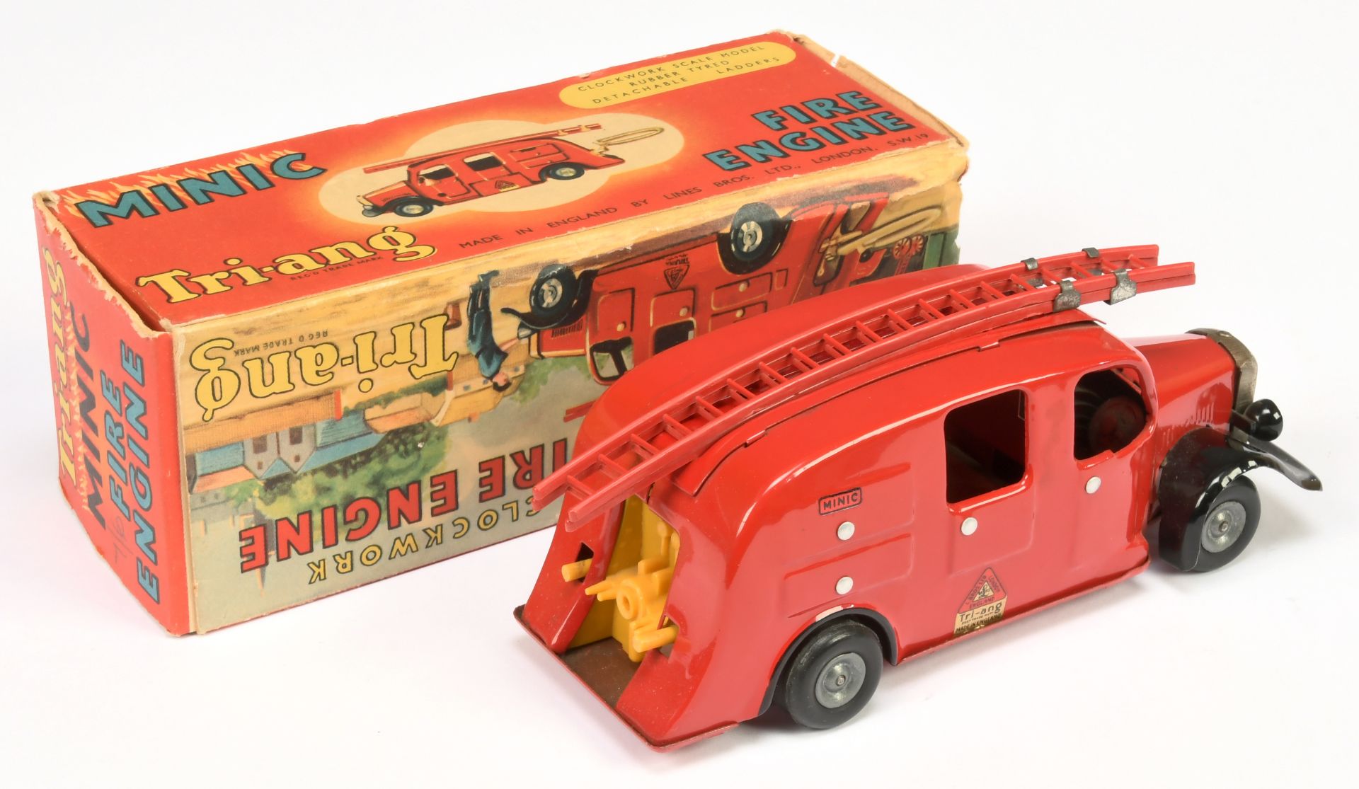 Triang Minic Clockwork 62M Fire Engine - Red including plastic ladders, black, complete with bell - Image 2 of 2