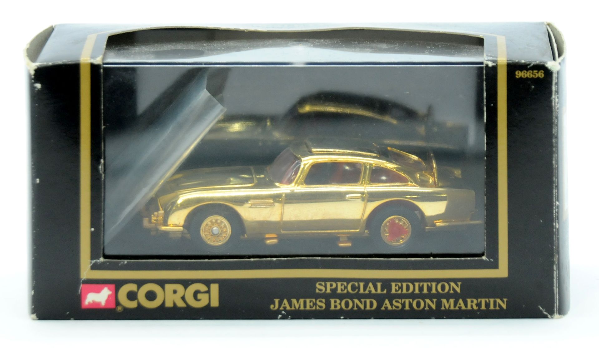 Corgi 1:43 Scale No.96656 James Bond Special Edition Gold Plated Aston Martin 