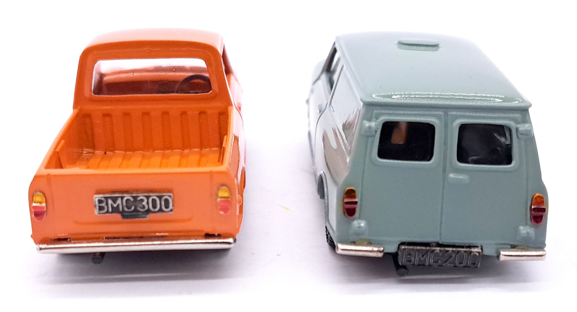 SMTS "Voiturette", a boxed pair of white metal Mini Van models  - Image 5 of 6