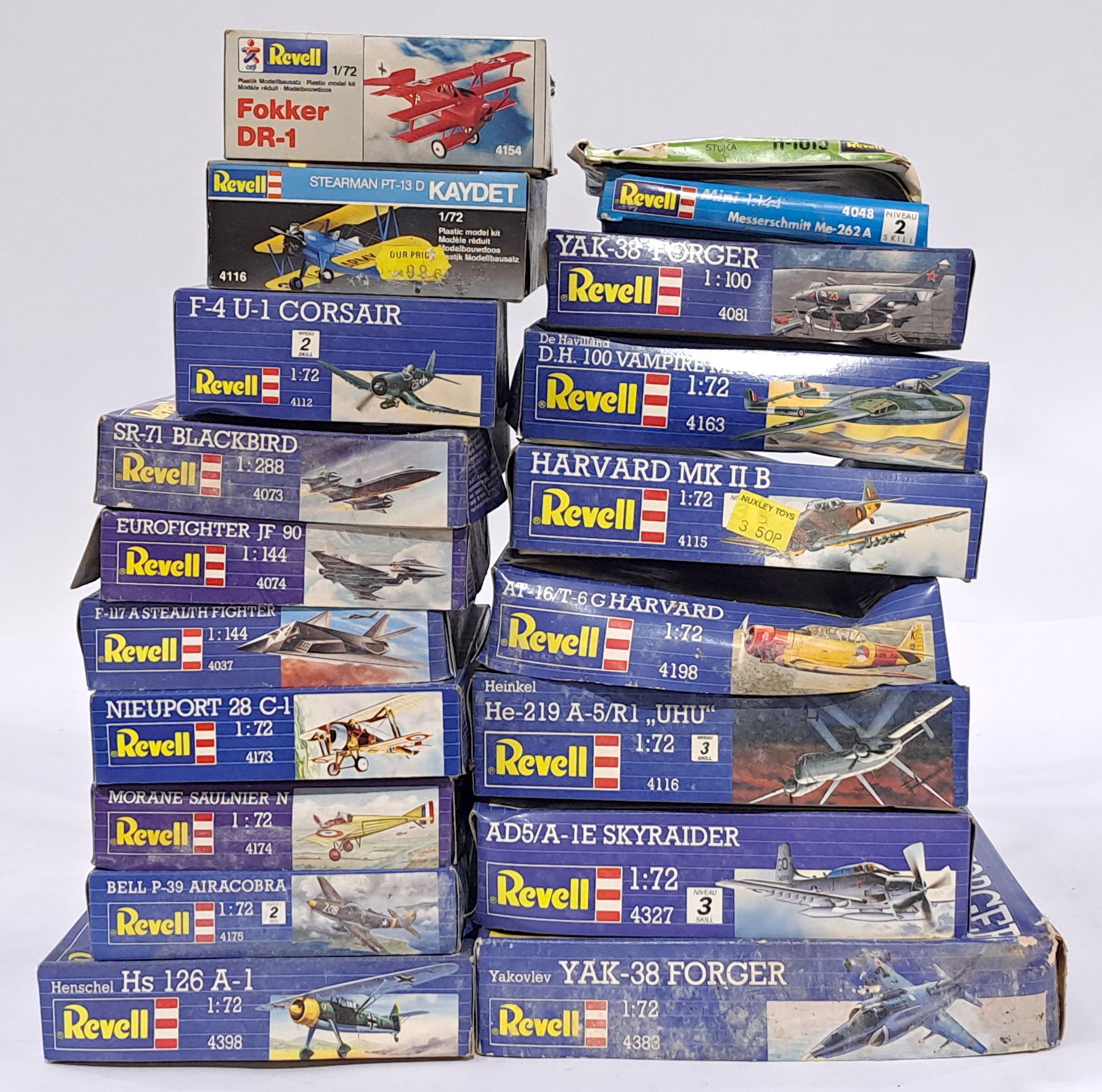 Revell, a mixed boxed model kit group of 1/72 & similar scale Planes to include, #4115 Harvard Mk...