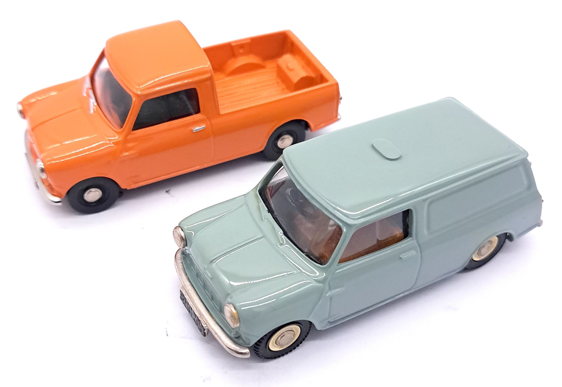 SMTS "Voiturette", a boxed pair of white metal Mini Van models  - Image 2 of 6