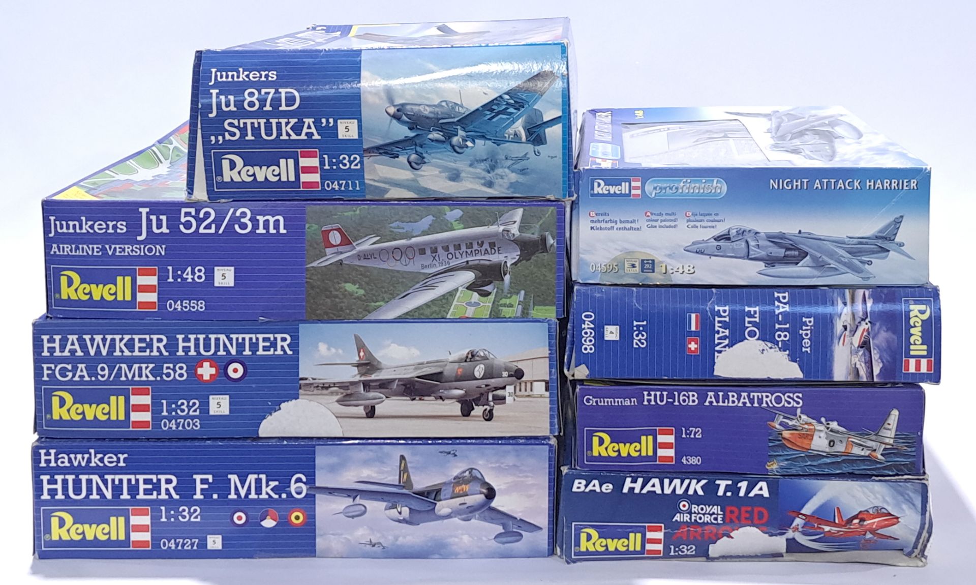 Revell, a mixed boxed group of 1/32 and similar scale Planes, to include #04727 Hunter F. Mk6, #0...