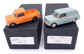 SMTS "Voiturette", a boxed pair of white metal Mini Van models