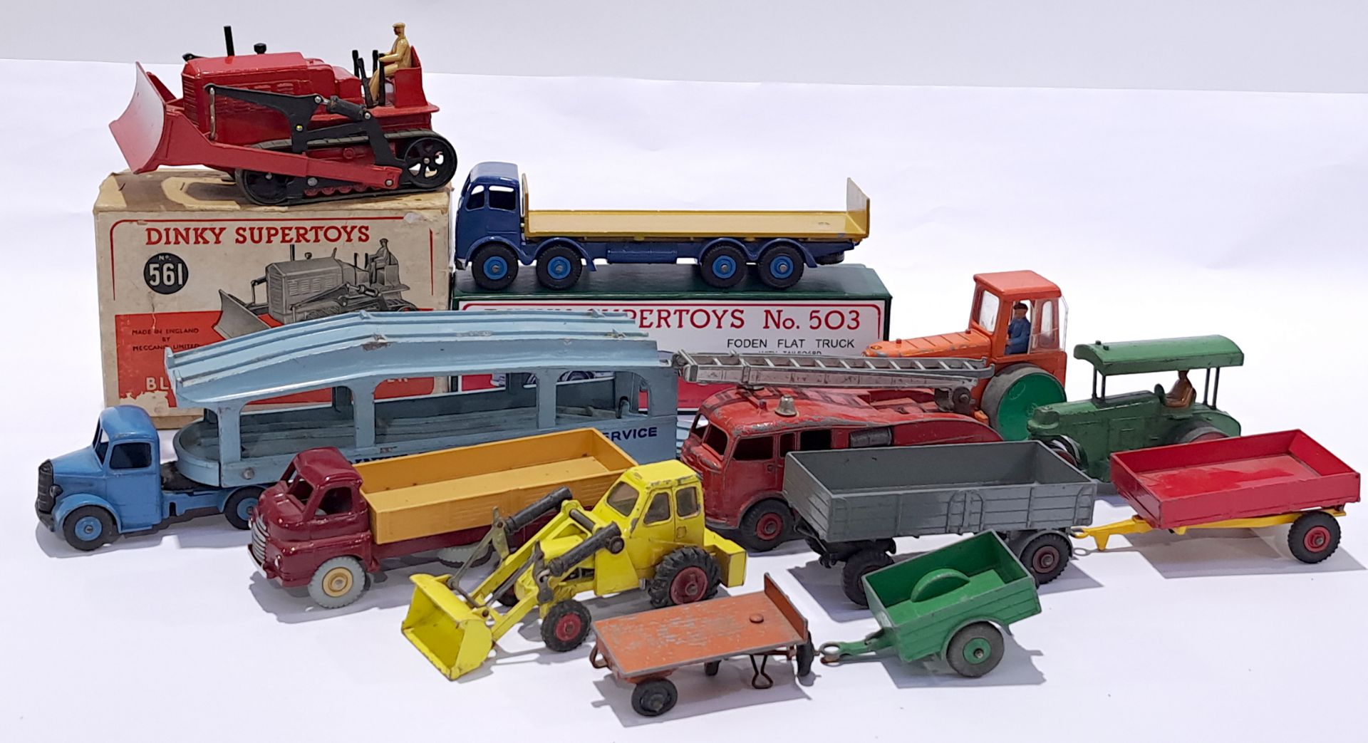 Dinky A unboxed and boxed group of Vehicles to include Dinky 561 Blaw Knox Bulldozer, Dinky 555 F...