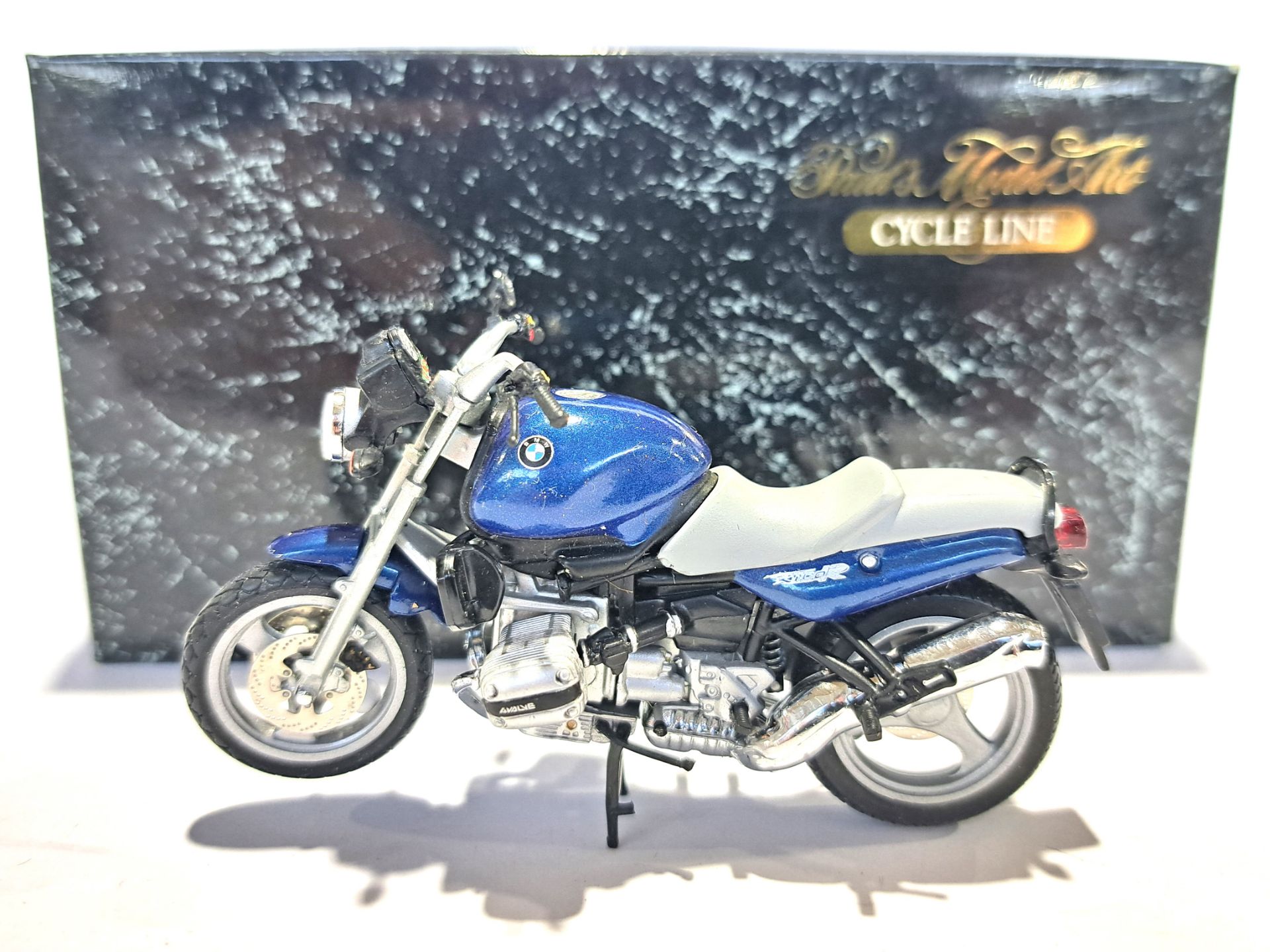 Paul's Model Art Cycle Line, a boxed group of 1:24 scale BMW motorcycles - Bild 5 aus 5