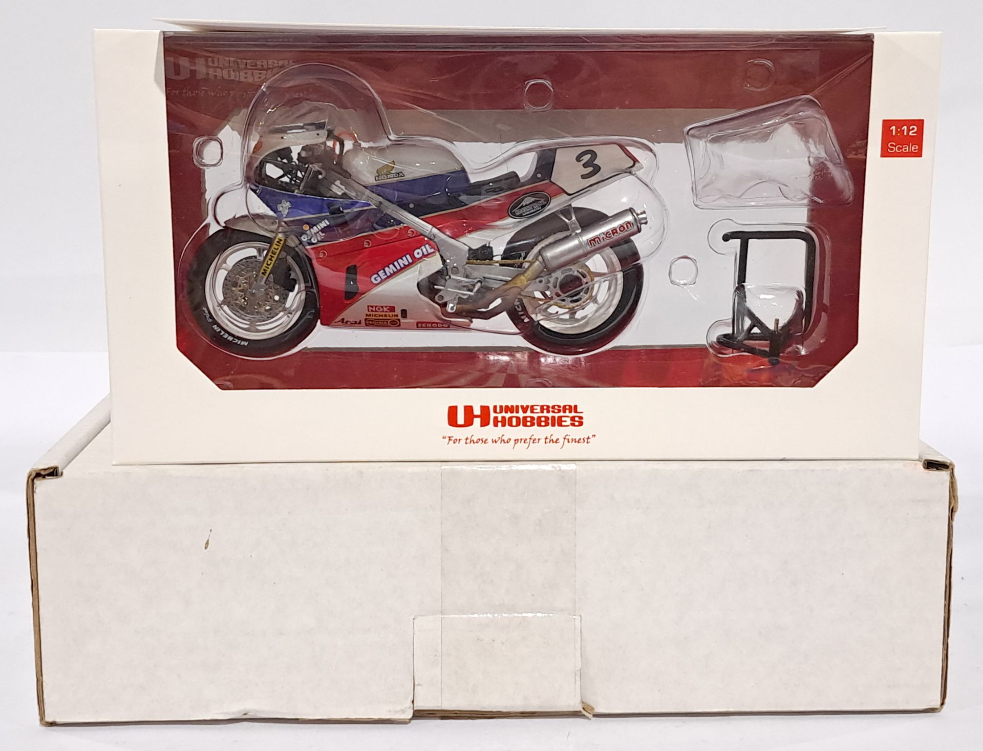 Universal Hobbies - UH4821 "Joey Dunlop" Honda RC 30 - Isle of man TT F1 Winner. Conditions gener...