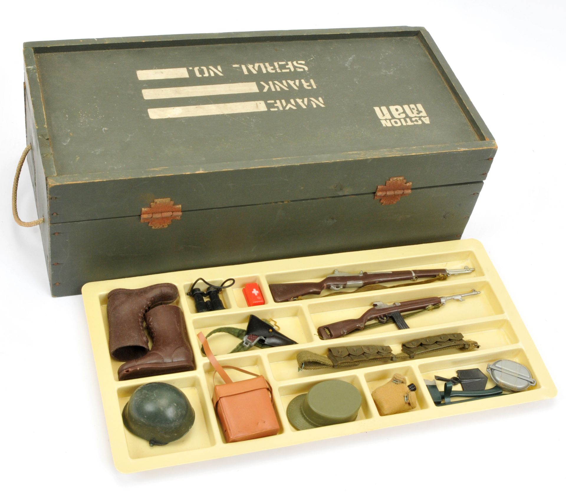 Action Man wooden Ammunition and Accessories Kit box - dark green wood with printed top, card pri... - Bild 2 aus 2