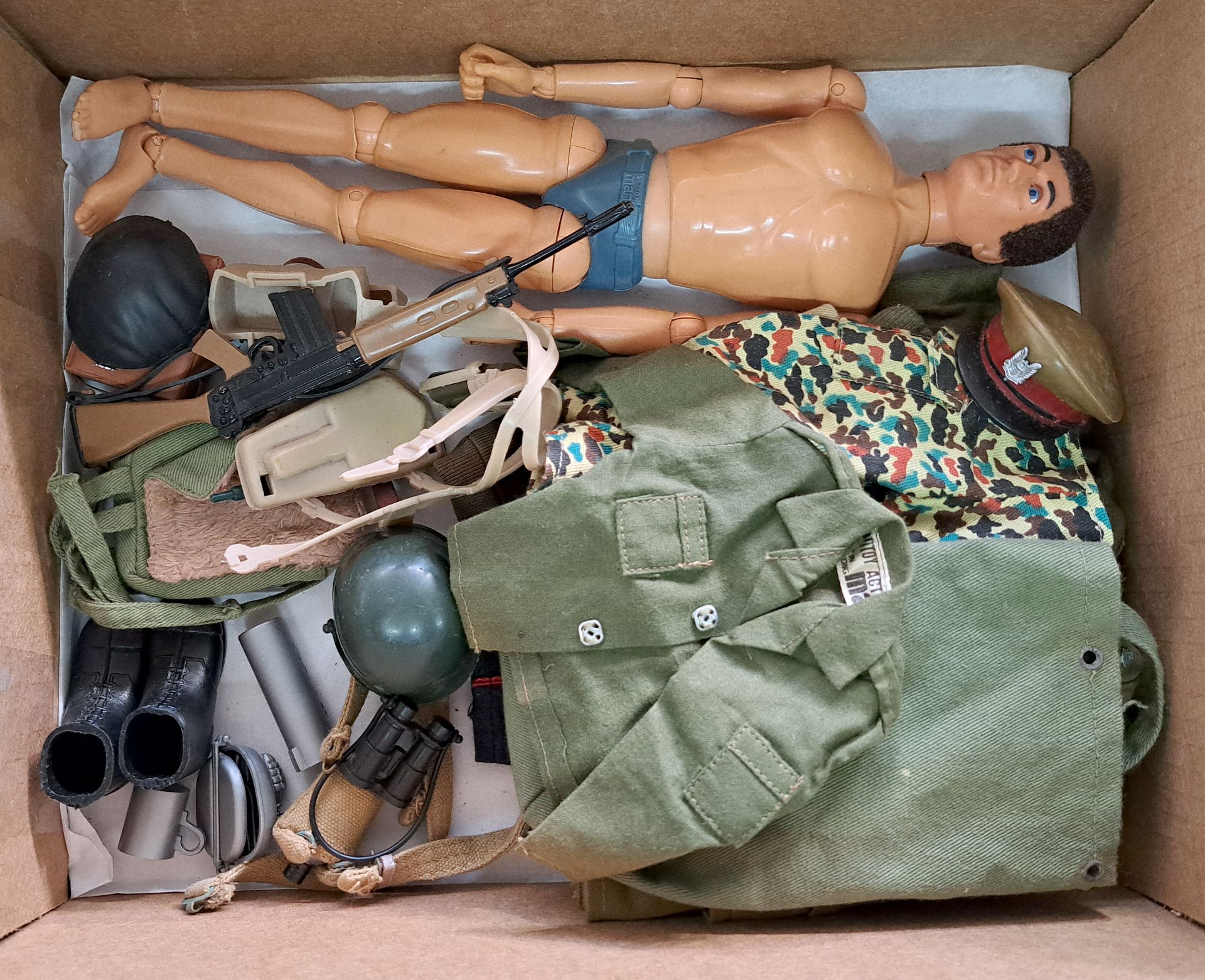 Palitoy Action Man vintage, unboxed group to include undressed eagle eyed, gripping hands figure ...