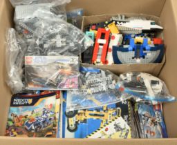 Quantity of Loose mixed Lego including 8016 Star Wars Hyena Droid Bomber, 75041 Star Wars Vulture...