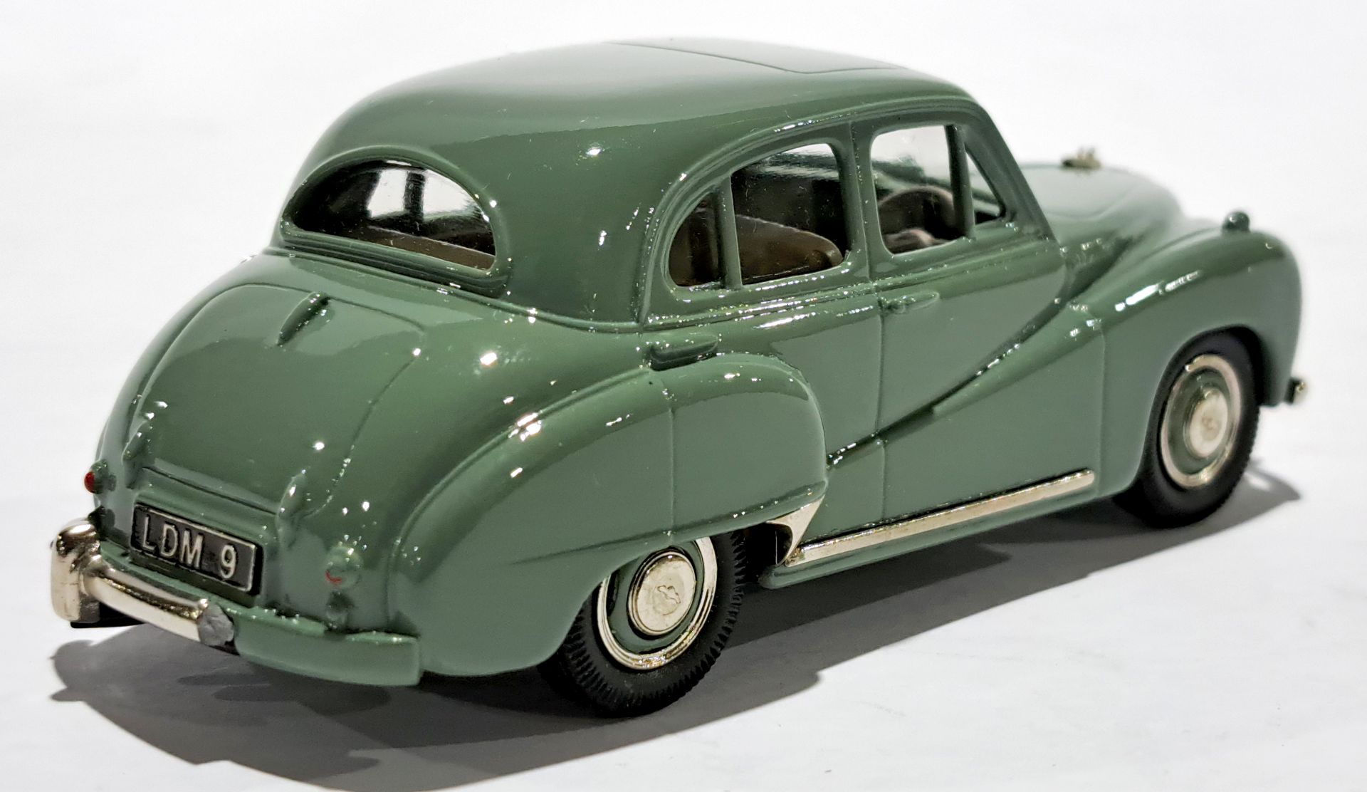 Lansdowne Models 1:43 scale LDM.9 1953 Austin Somerset Four Door Saloon - Image 3 of 3