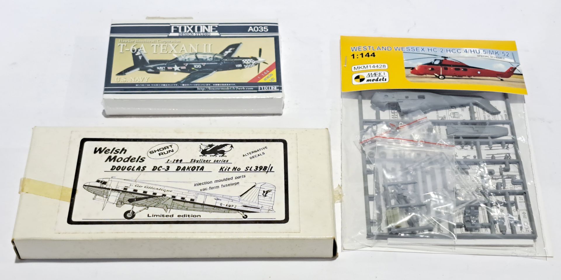 Amodel, Eastern Express, Mark 1 models & others, a boxed unmade1:144 Post War Propeller Aircraft ... - Image 2 of 2