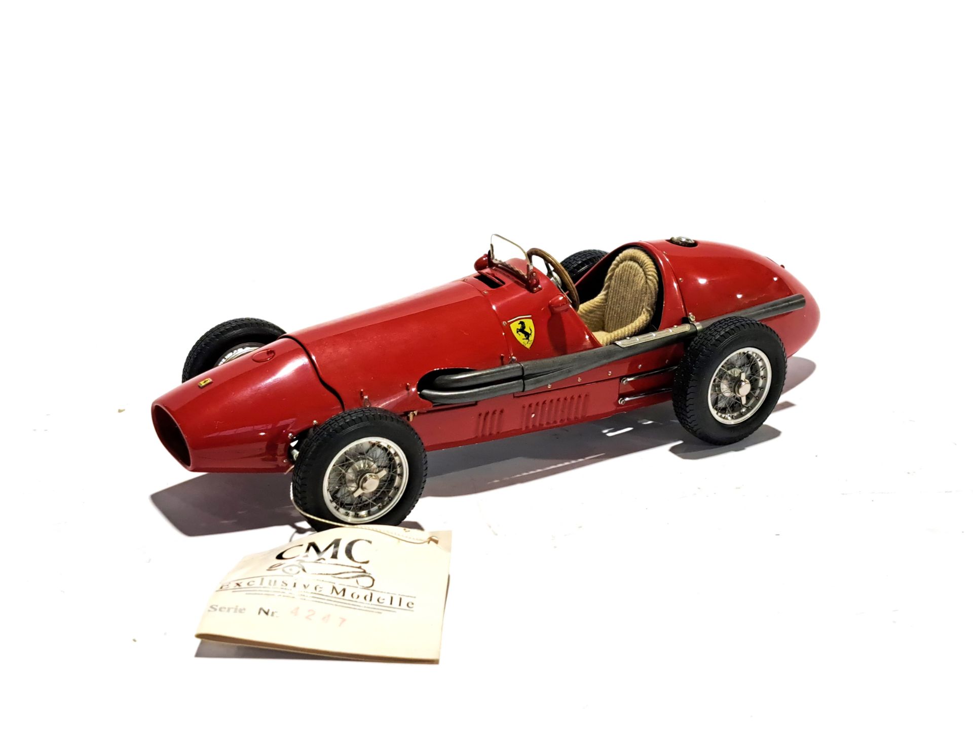 CMC 1:18 scale M-056 Ferrari 500 F2 (1953) Der Doppelweltmeister - Bild 2 aus 3