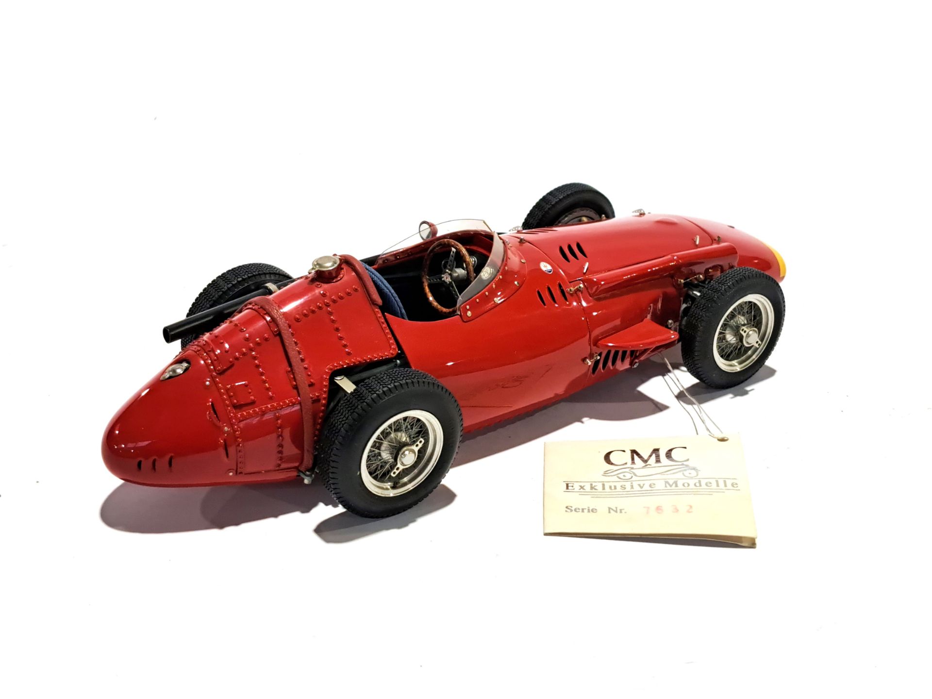 CMC 1:18 scale M-051 Maserati 250F (1957) Grand Prix Sicger - Bild 3 aus 4