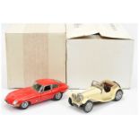 Franklin Mint a boxed pair of model cars comprising of (1) 1938 Jaguar SS-100 - cream and (2) 196...