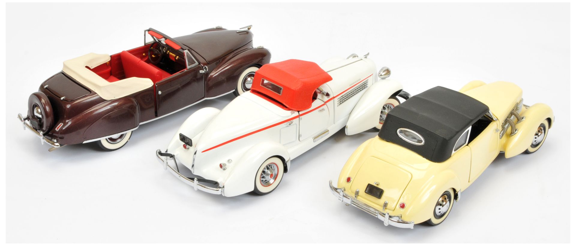 Franklin Mint a boxed group of model cars comprising of (1) B11PT92 1935 Auburn 851 - white, (2) ... - Image 2 of 2