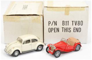 Franklin Mint a boxed pair of model cars comprising of (1) B11TV80 1948 MG TC Roadster - red (win...