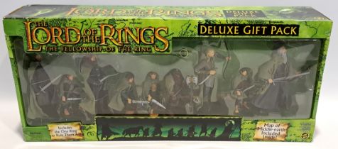 Toy Biz The Lord of the Rings The Fellowship of the Ring Deluxe figure gift pack.