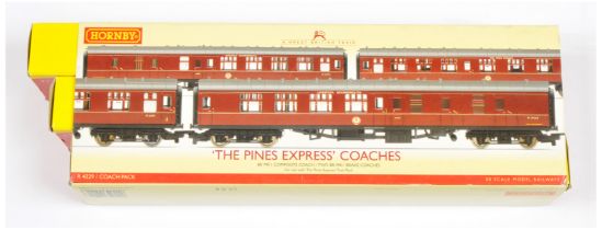 Hornby China R4229 The Pines Express Coaches - triple coach pack