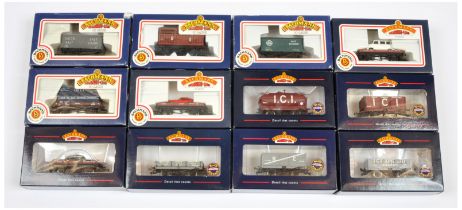 Bachmann OO gauge a boxed mixed group of rolling stock to include