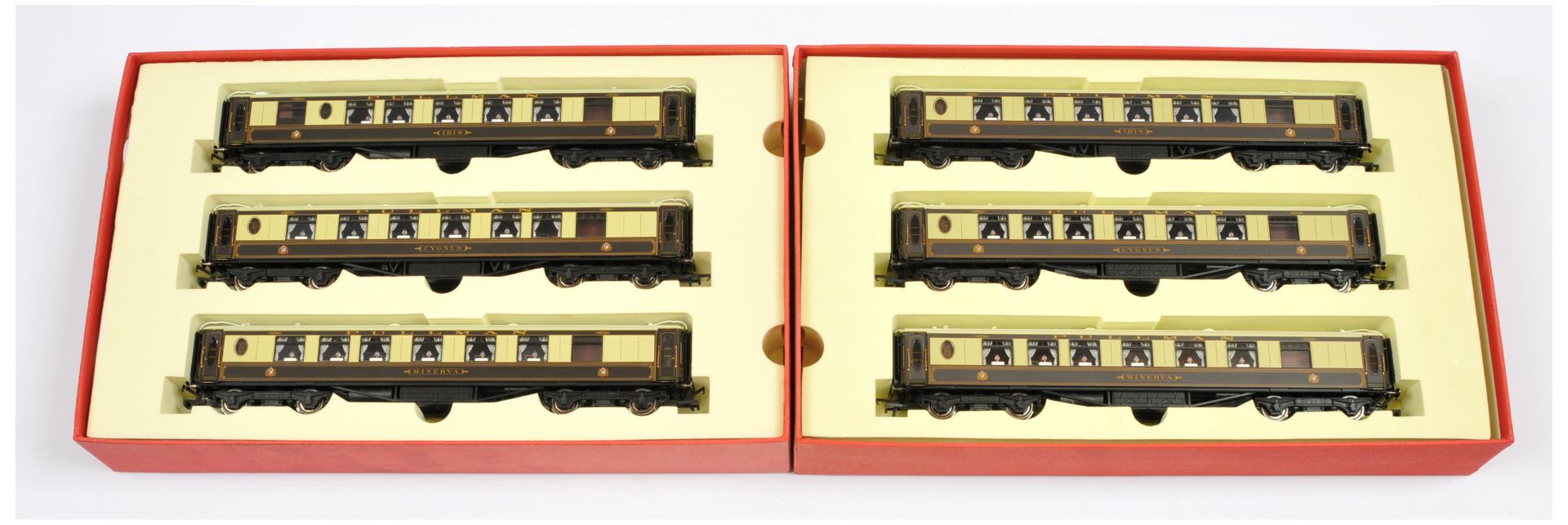 Hornby China R1038 Orient Express Pullman coach sets. 