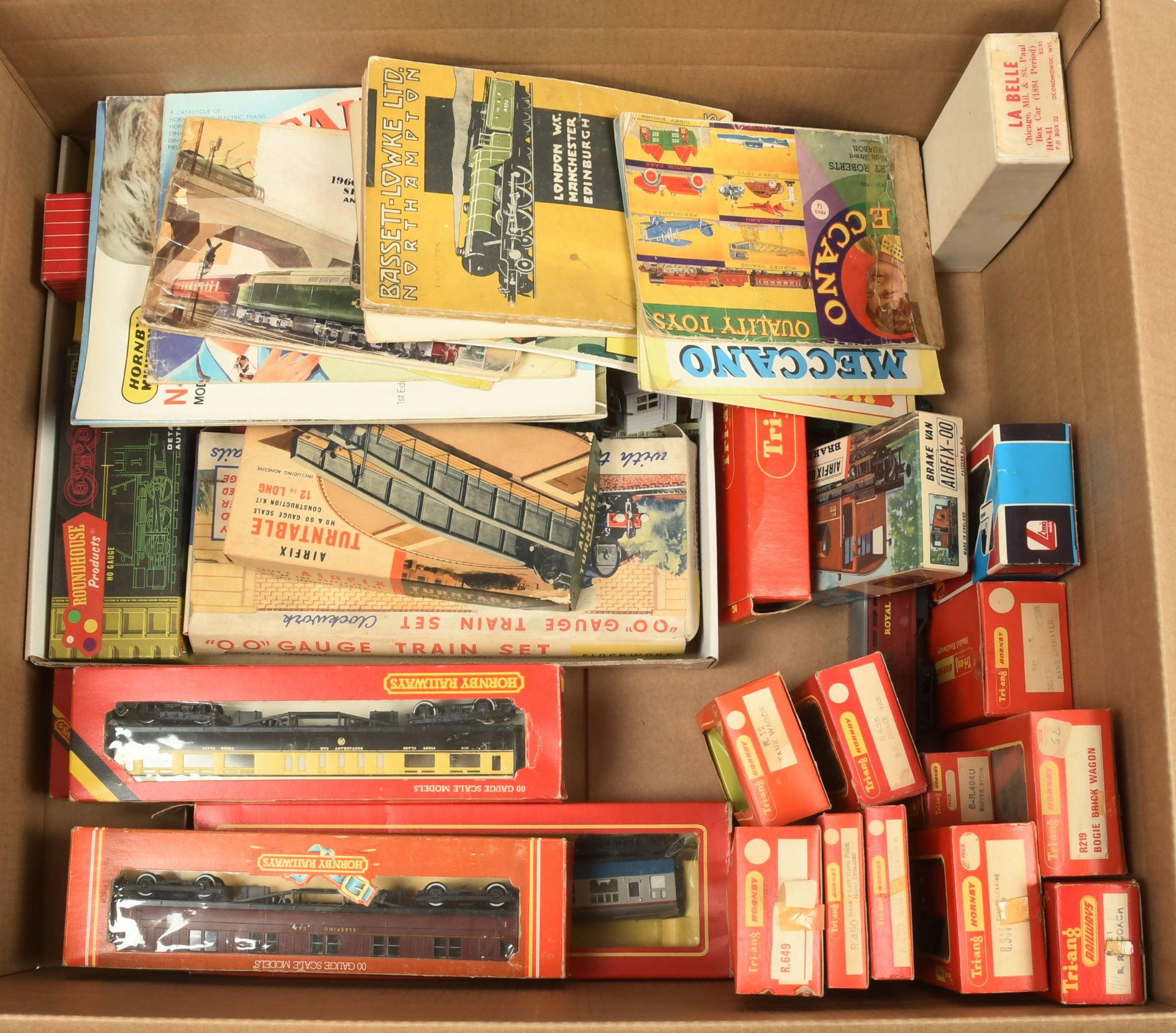 Triang, Hornby, Lima & others, Qty of rolling stock & other items. - Bild 2 aus 3