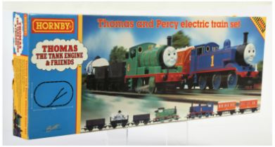 Hornby R9003 Thomas & Percy electric train set