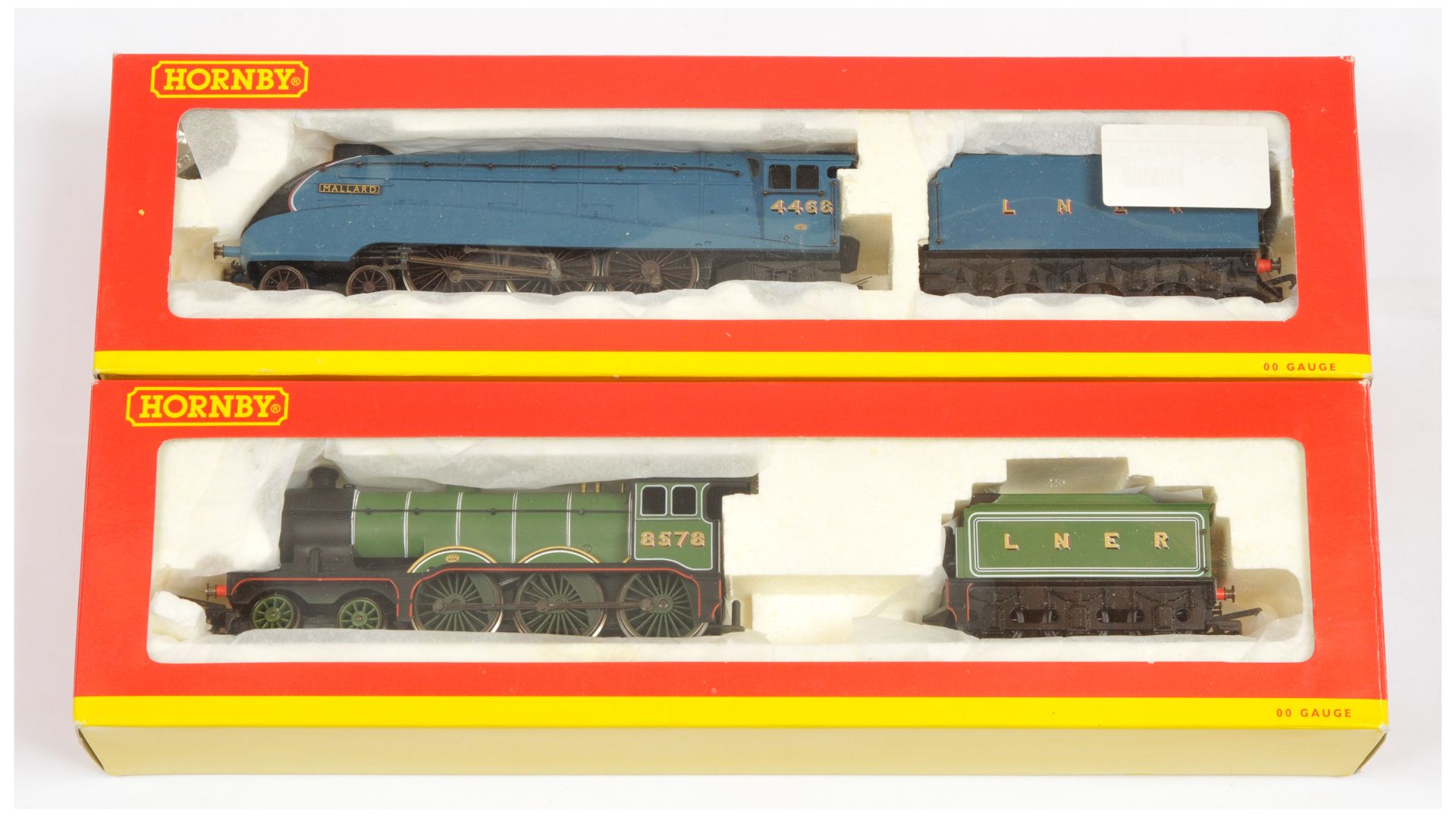 Hornby (China) a pair of LNER steam Locomotives comprising of 